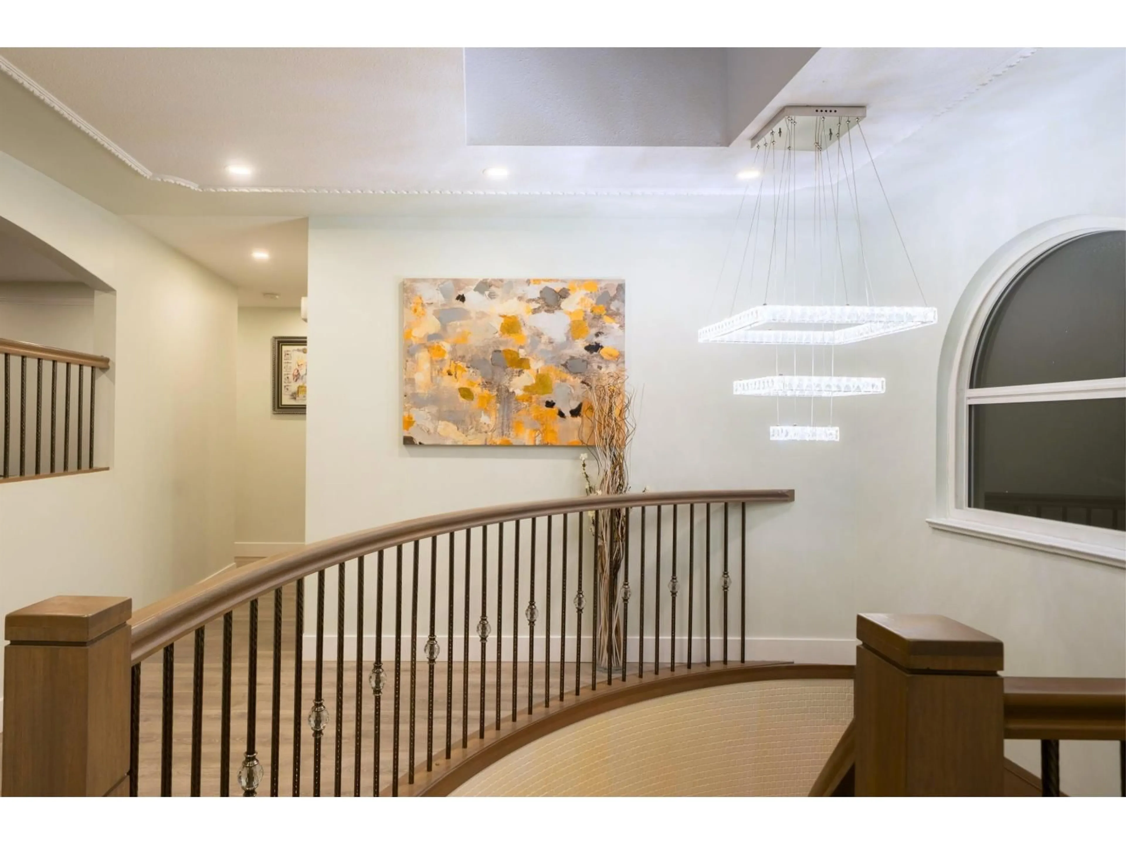 Indoor foyer for 12451 90A AVENUE, Surrey British Columbia V3V1C3