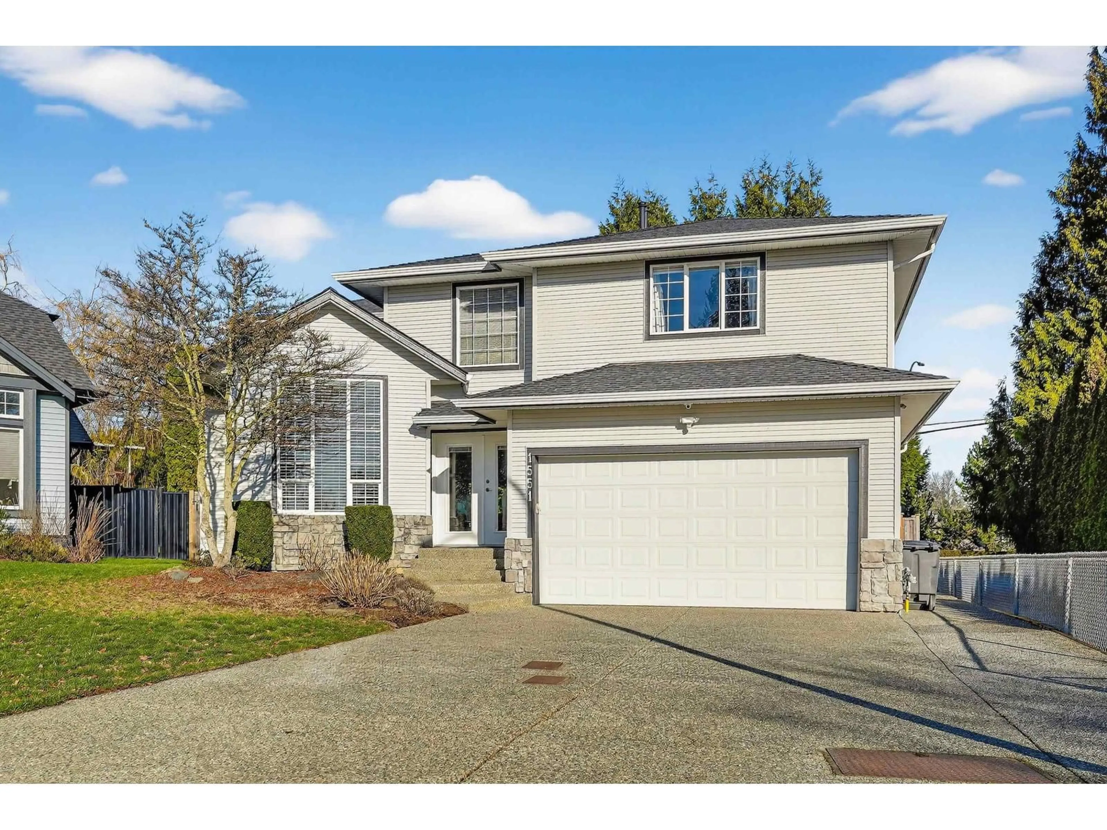 Home with vinyl exterior material, street for 1551 161B STREET, Surrey British Columbia V4A9W3