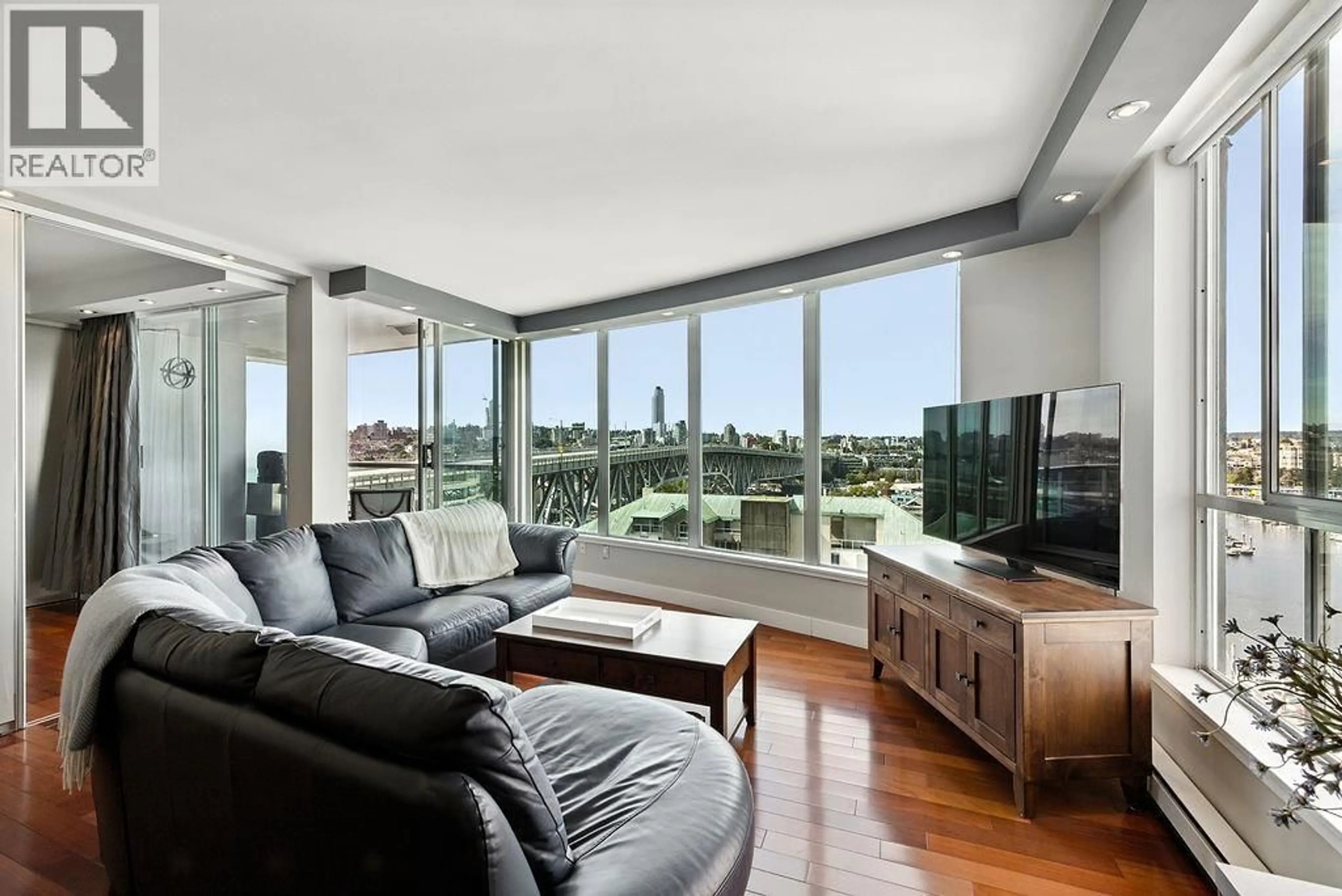 Living room with furniture, unknown for 1405 - 1500 HOWE STREET, Vancouver British Columbia V6Z2N1