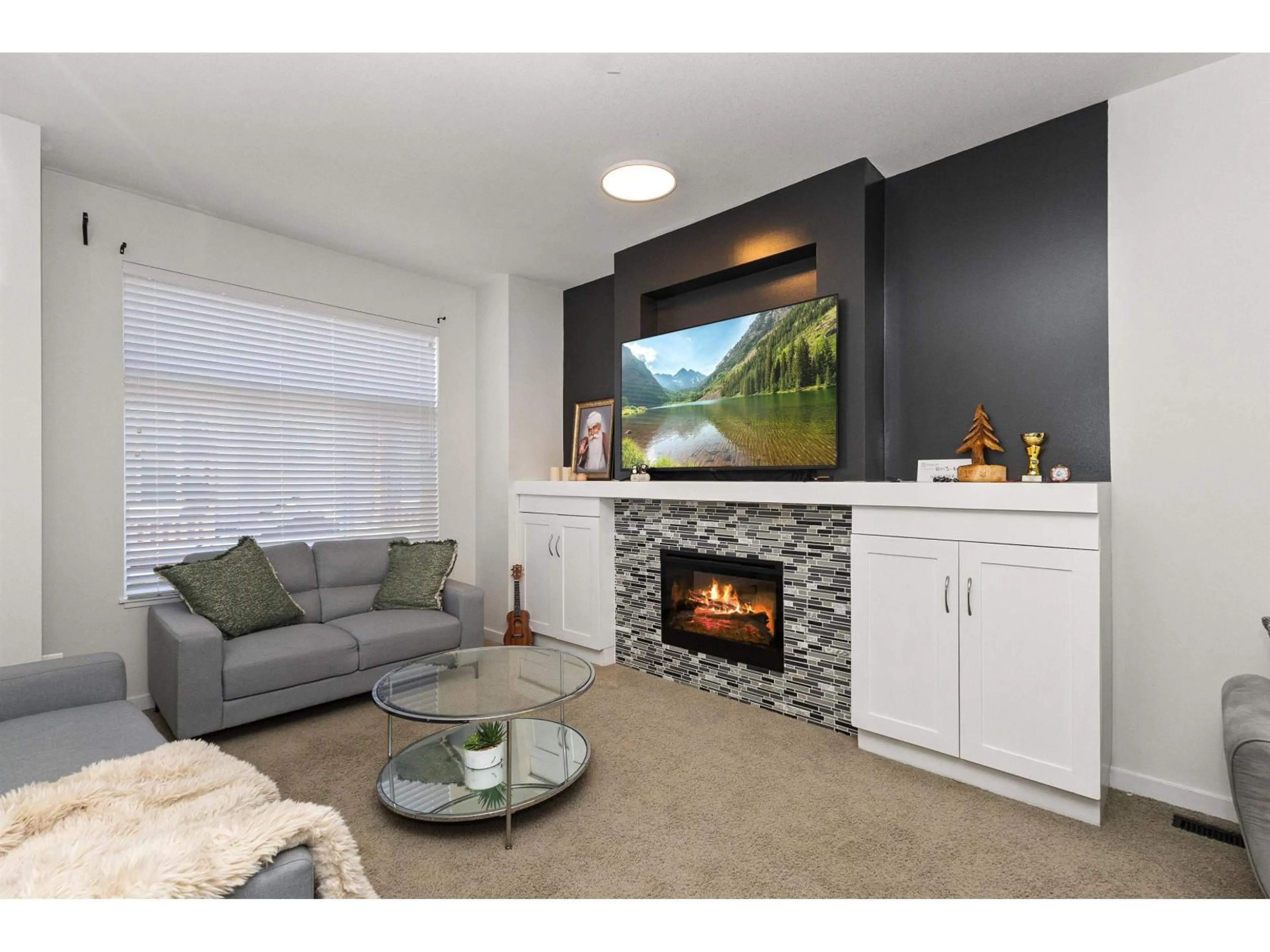 Living room with furniture, unknown for 11 - 6956 193 STREET, Surrey British Columbia V4N6E7