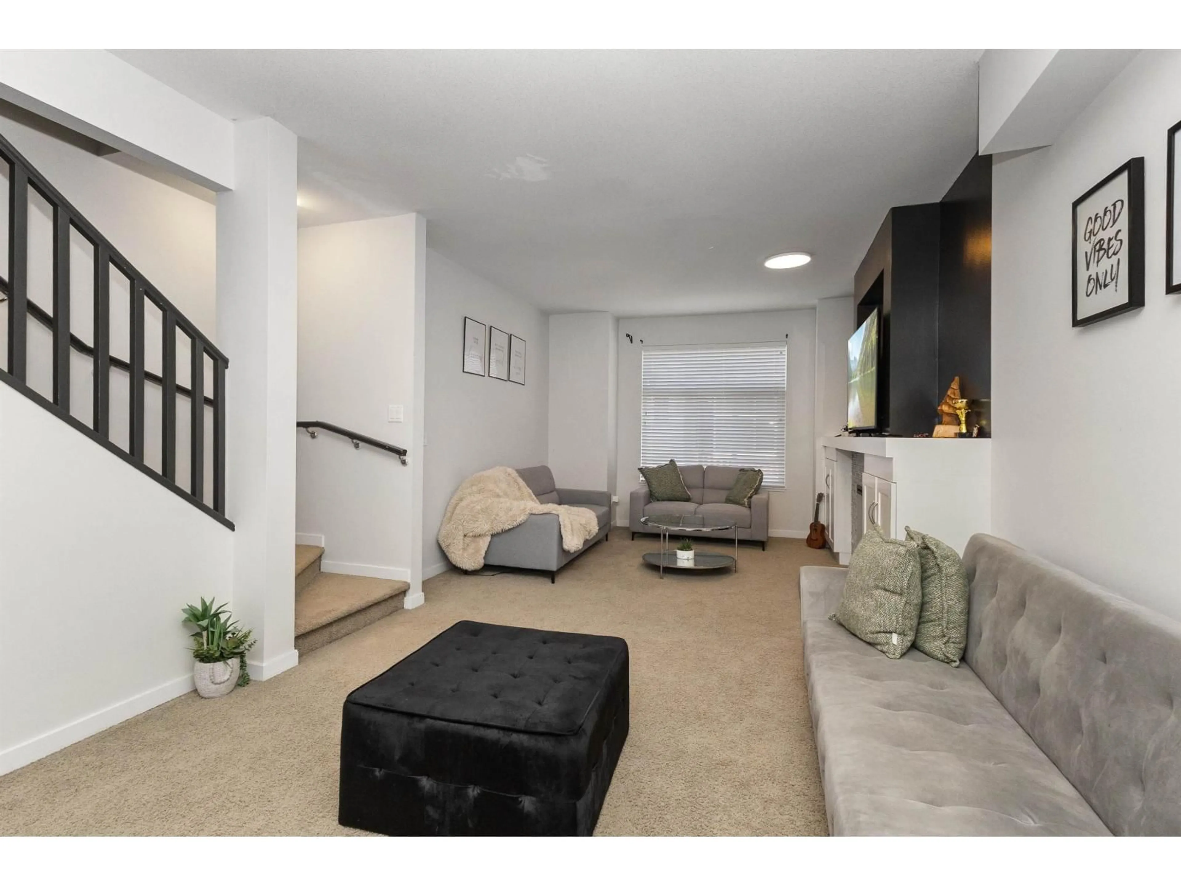 Living room with furniture, unknown for 11 - 6956 193 STREET, Surrey British Columbia V4N6E7