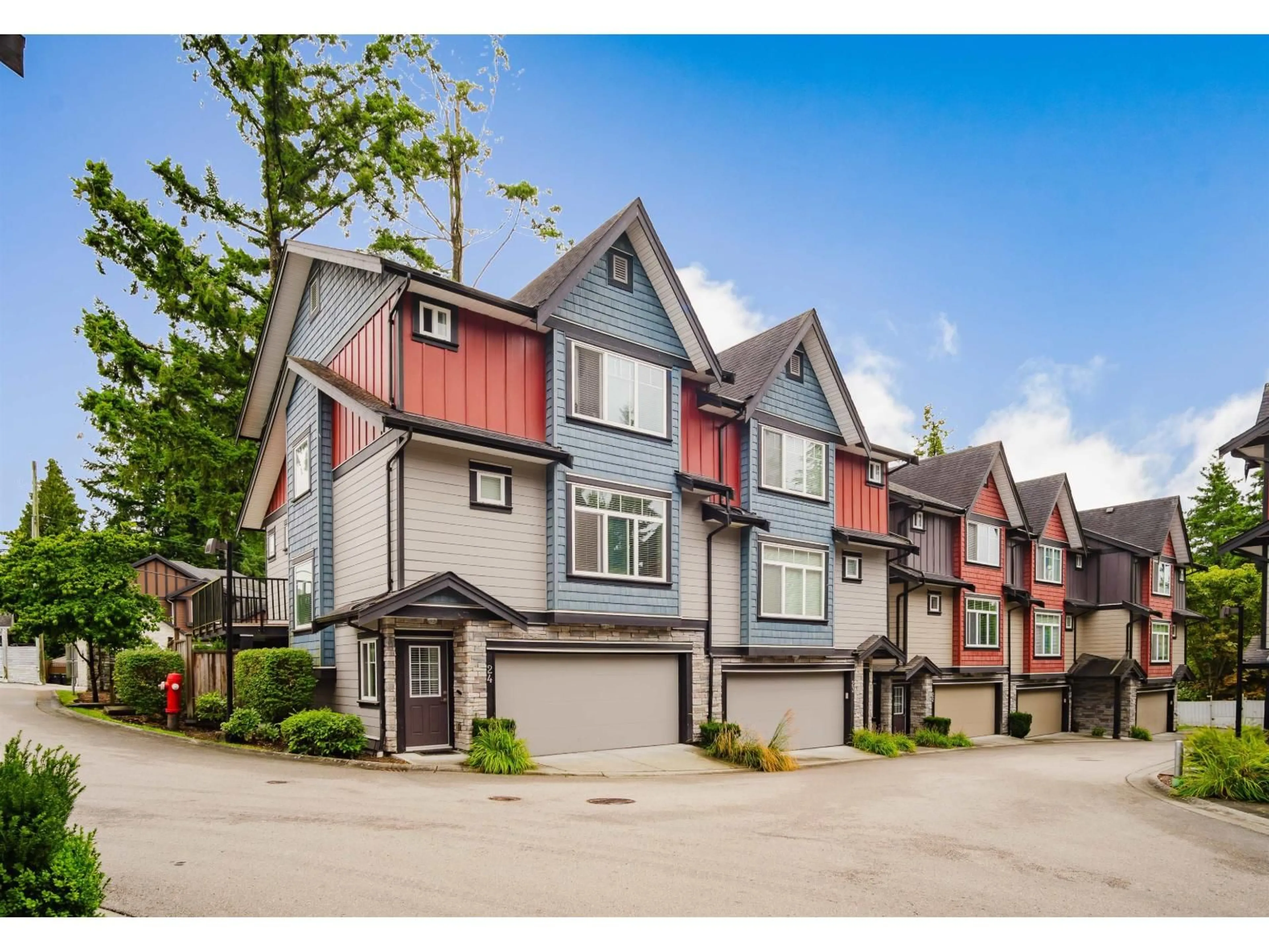 Home with vinyl exterior material, street for 24 - 6929 142 STREET, Surrey British Columbia V3W5N1