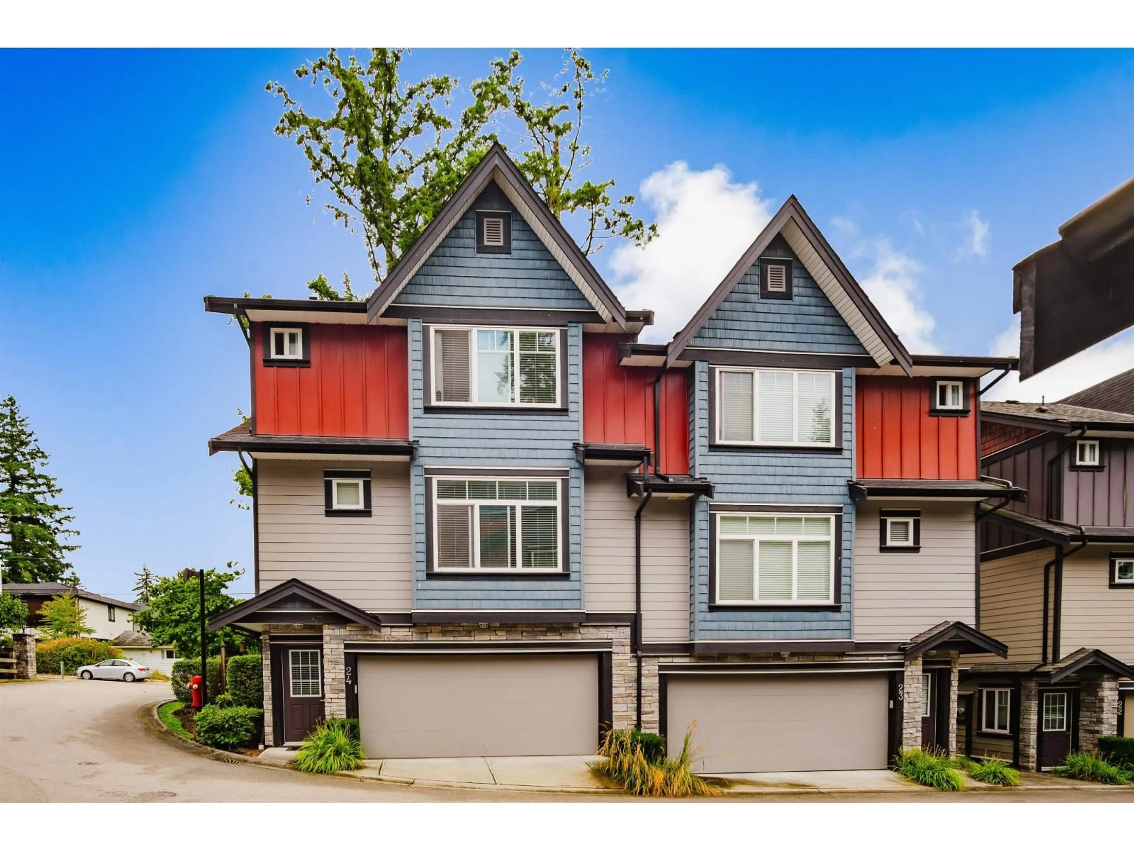 Home with vinyl exterior material, street for 24 - 6929 142 STREET, Surrey British Columbia V3W5N1