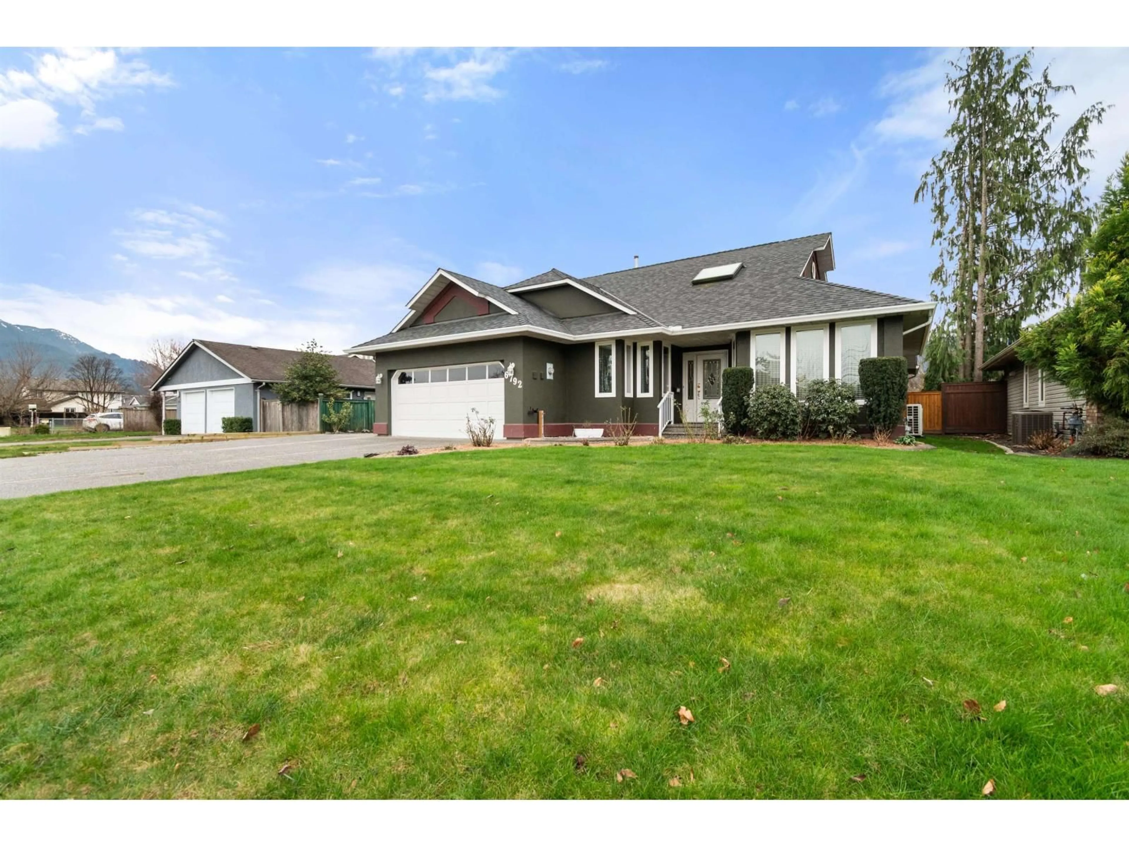 Home with vinyl exterior material, street for 6792 HENRY STREET, Chilliwack British Columbia V2R2W1