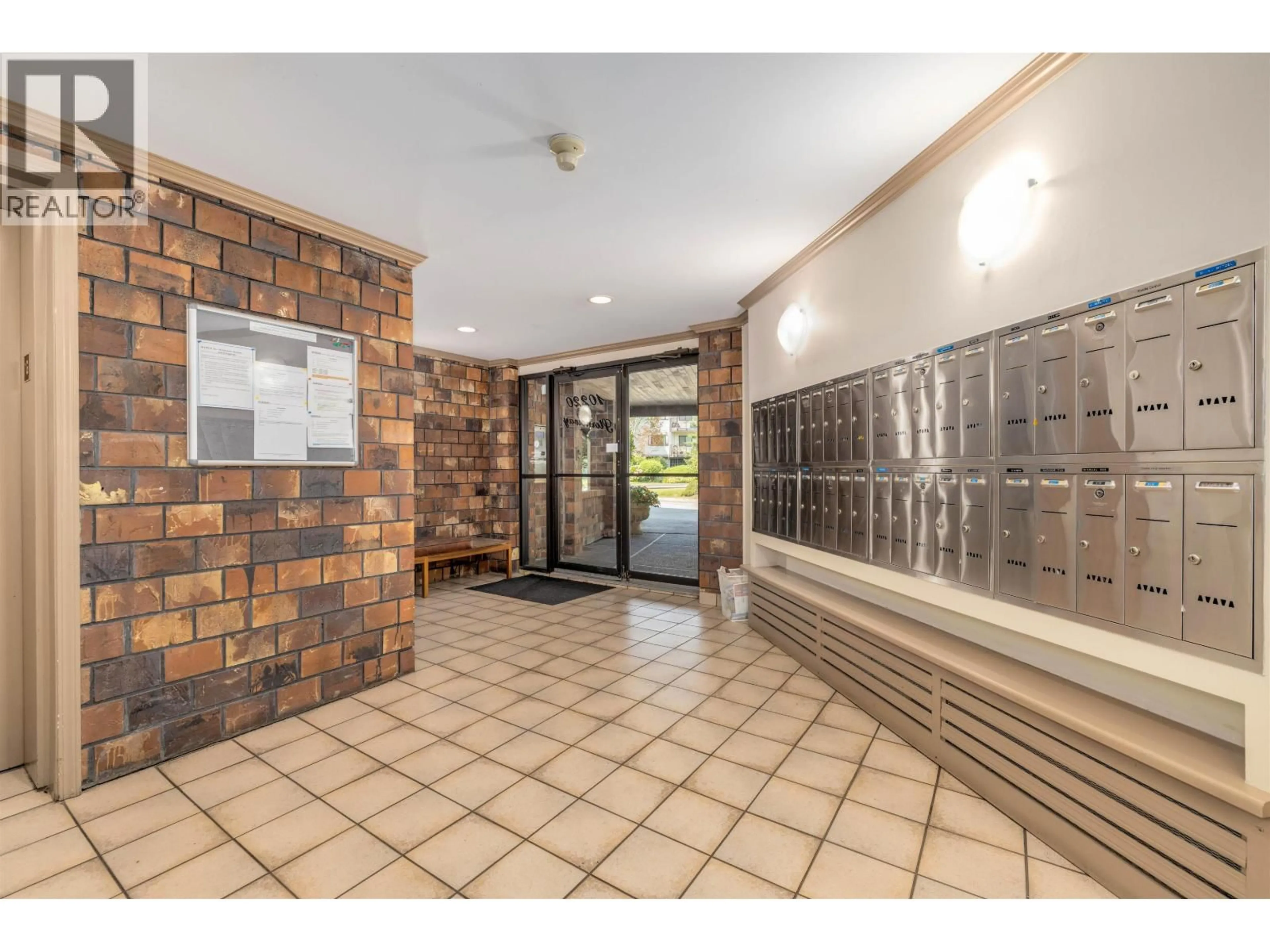 Indoor foyer for 102 - 10220 RYAN ROAD, Richmond British Columbia V7A4R1