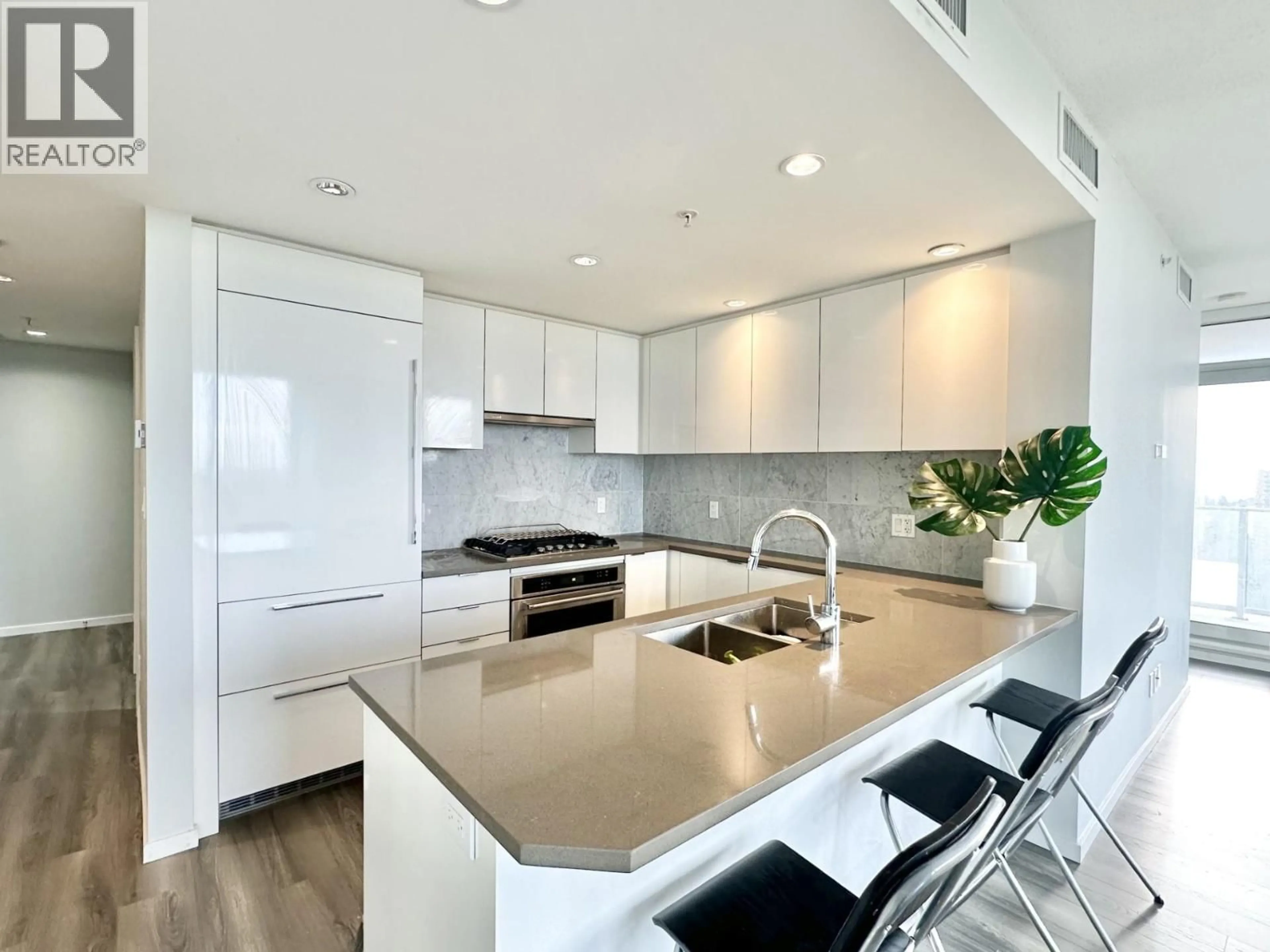 Contemporary kitchen, unknown for 2606 - 5883 BARKER AVENUE, Burnaby British Columbia V5H0G4