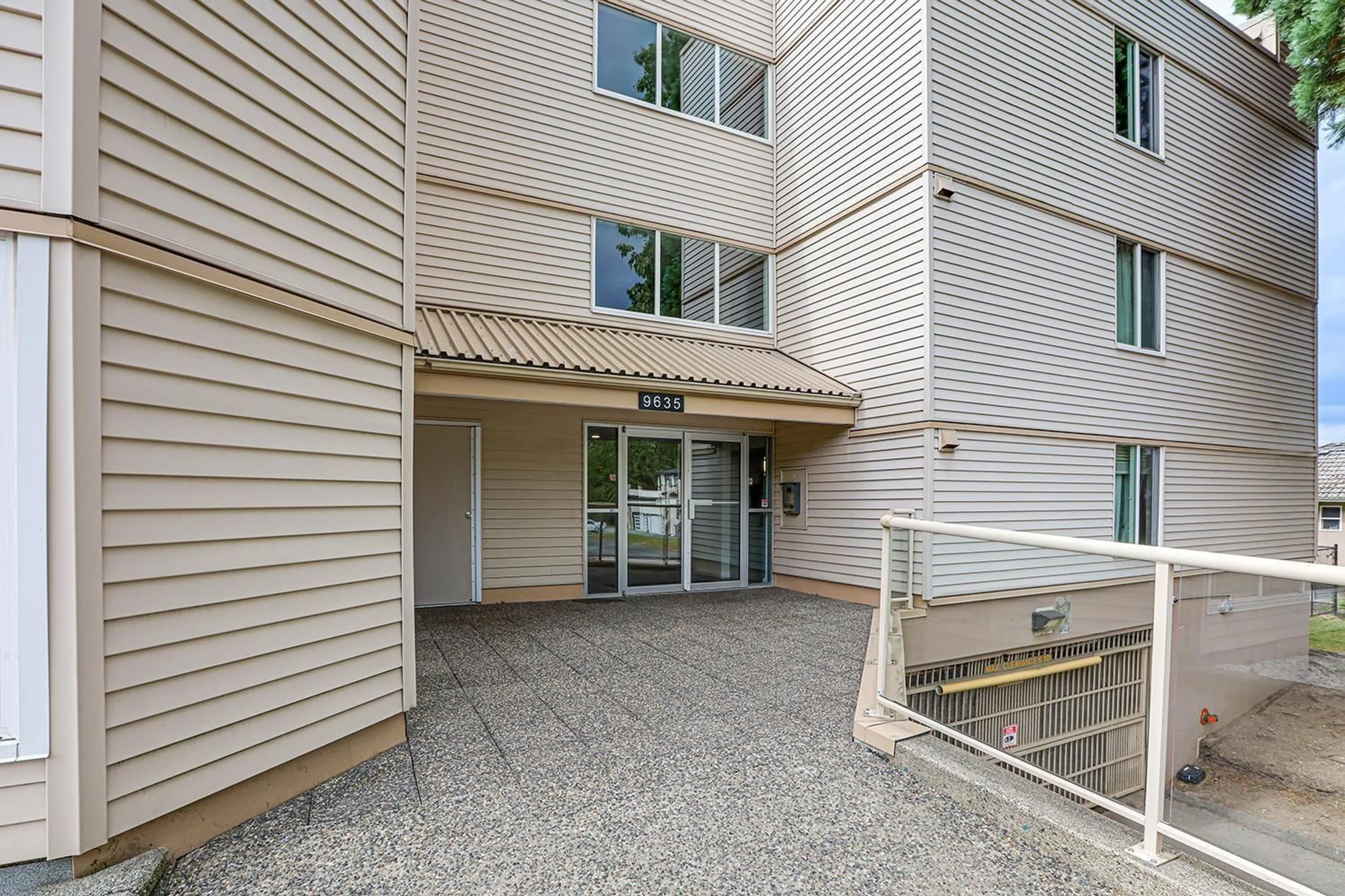Patio, unknown for 210 - 9635 121 STREET, Surrey British Columbia V3V7L8