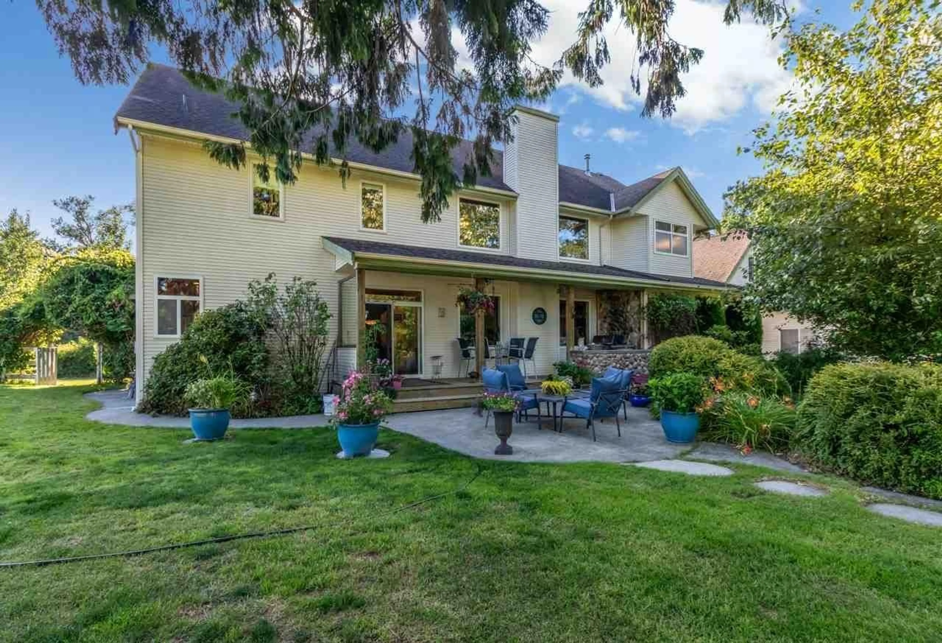 Patio, unknown for 2552 207 STREET, Langley British Columbia V2Z2B5