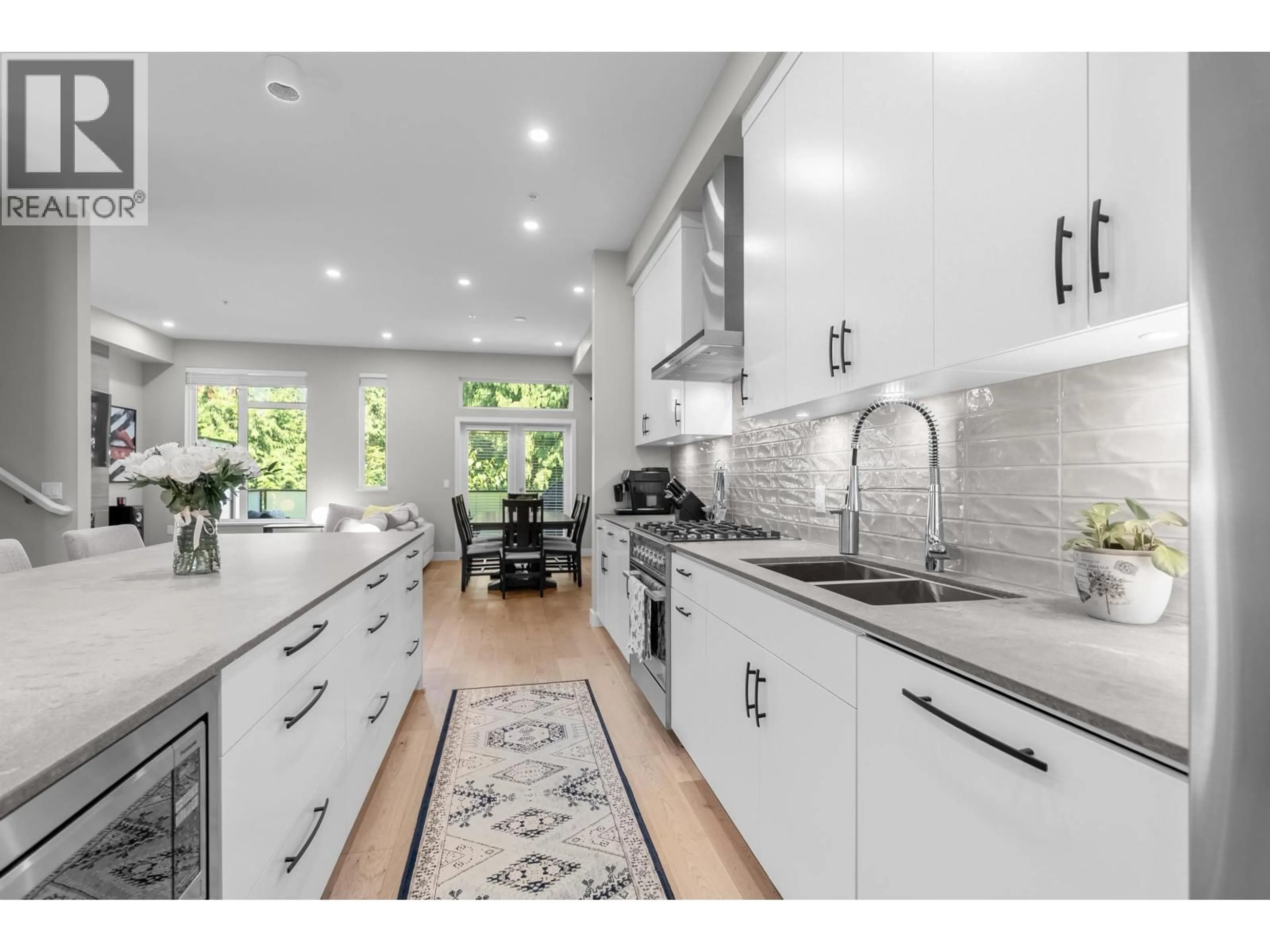 Open concept kitchen, ceramic/tile floor for 4676 CAPILANO ROAD, North Vancouver British Columbia V7R4K3