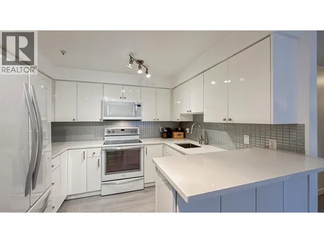 309 - 2211 WALL STREET, Vancouver 3