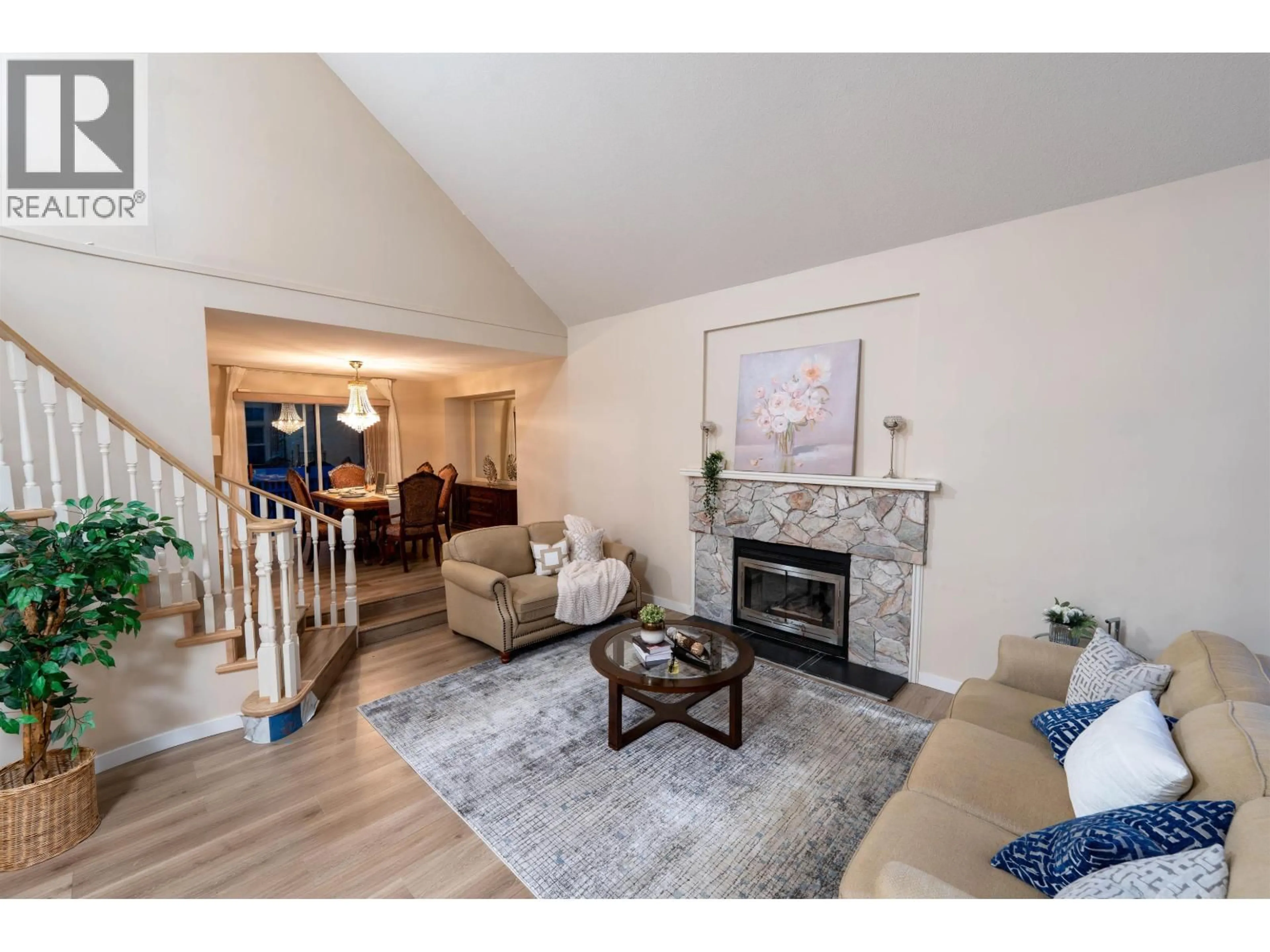 Living room with furniture, unknown for 2986 DELAHAYE DRIVE, Coquitlam British Columbia V3B6V8