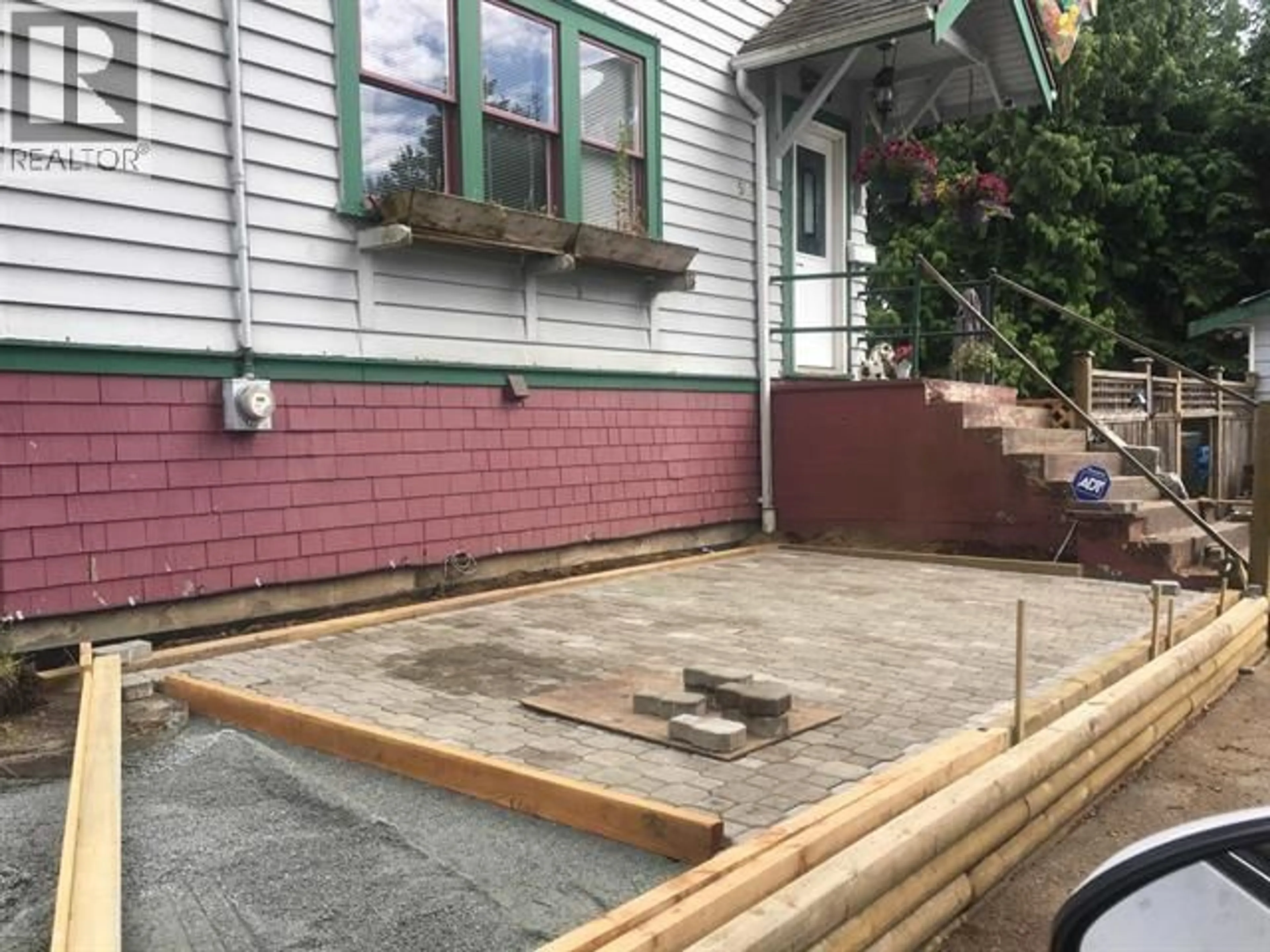 Patio, street for 516 WEBSTER AVENUE, Coquitlam British Columbia V3J2H6