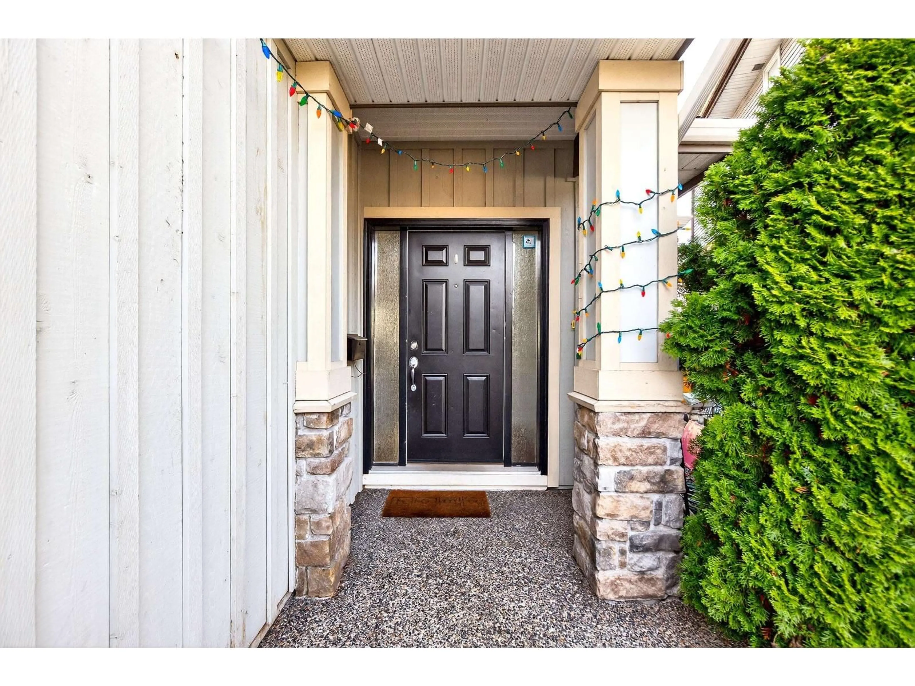 Indoor entryway for 2363 157A STREET, Surrey British Columbia V4A9Y4