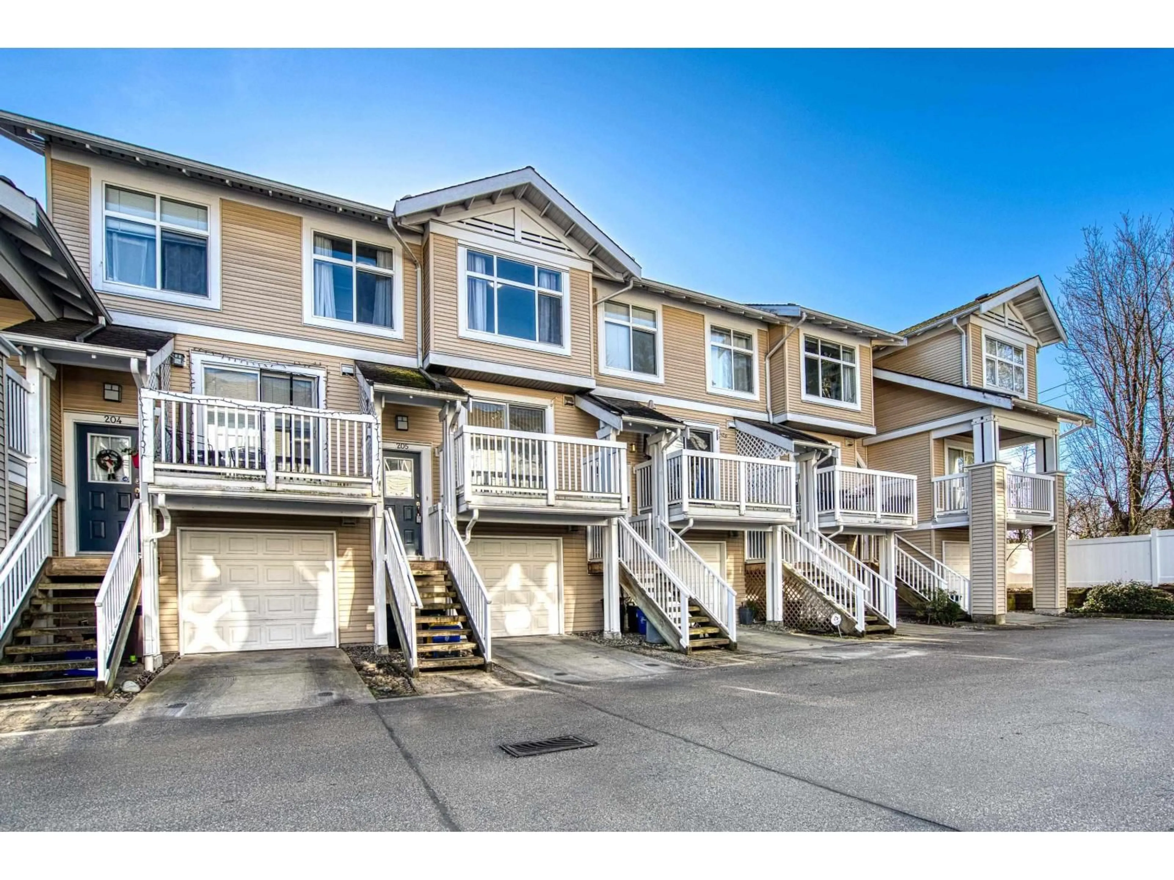 Unknown for 205 - 20033 70 AVENUE, Langley British Columbia V2Y3A2