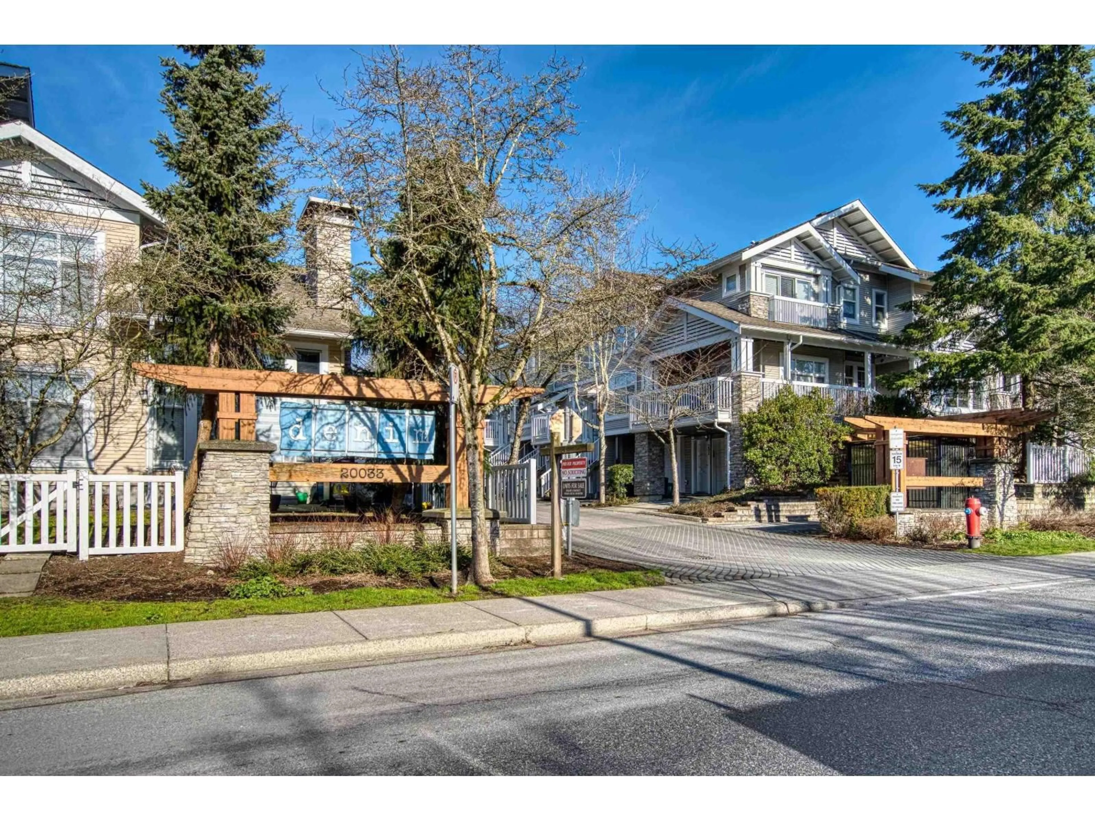 Unknown for 205 - 20033 70 AVENUE, Langley British Columbia V2Y3A2