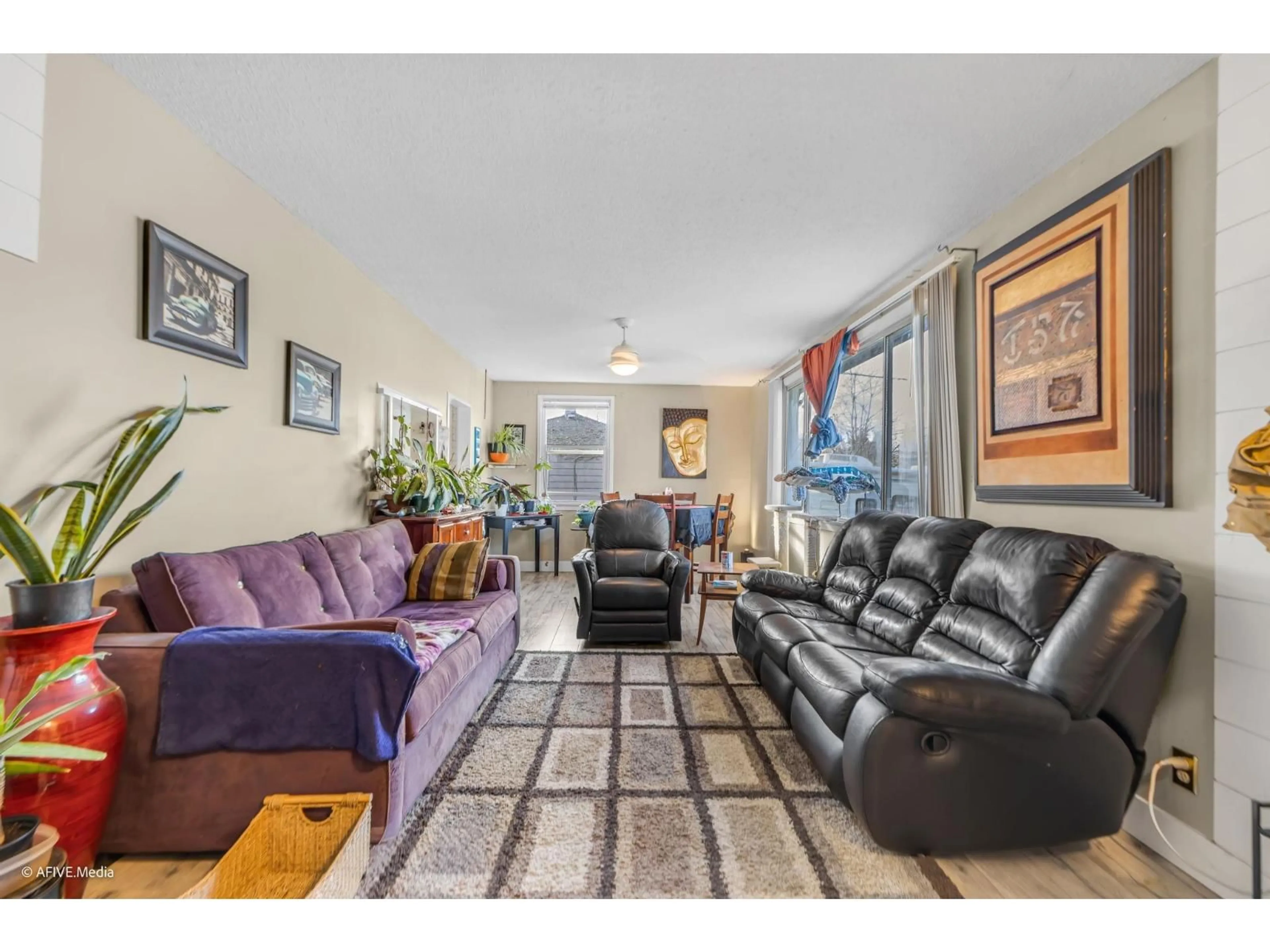 Living room with furniture, unknown for 8772 BELLEVUE DRIVE, Chilliwack British Columbia V2P3W7