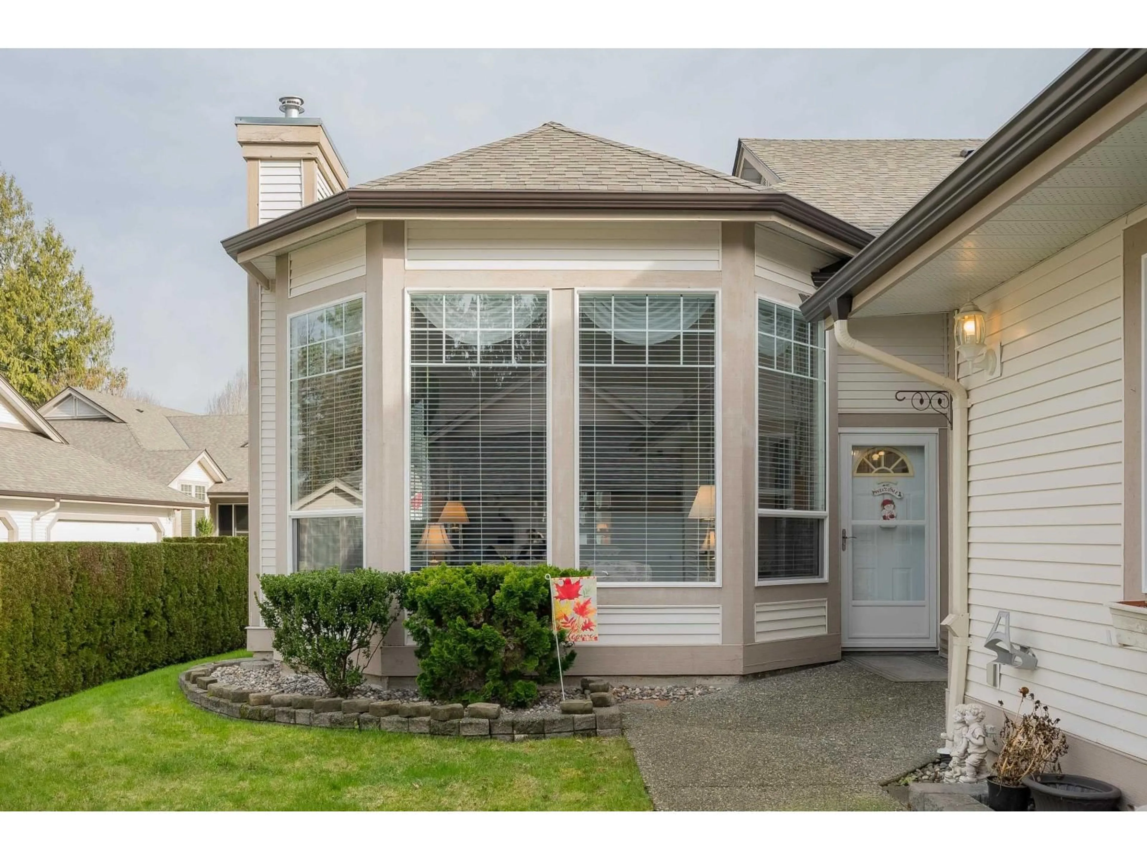 Home with vinyl exterior material, street for 7 - 9025 216 STREET, Langley British Columbia V1M2X6