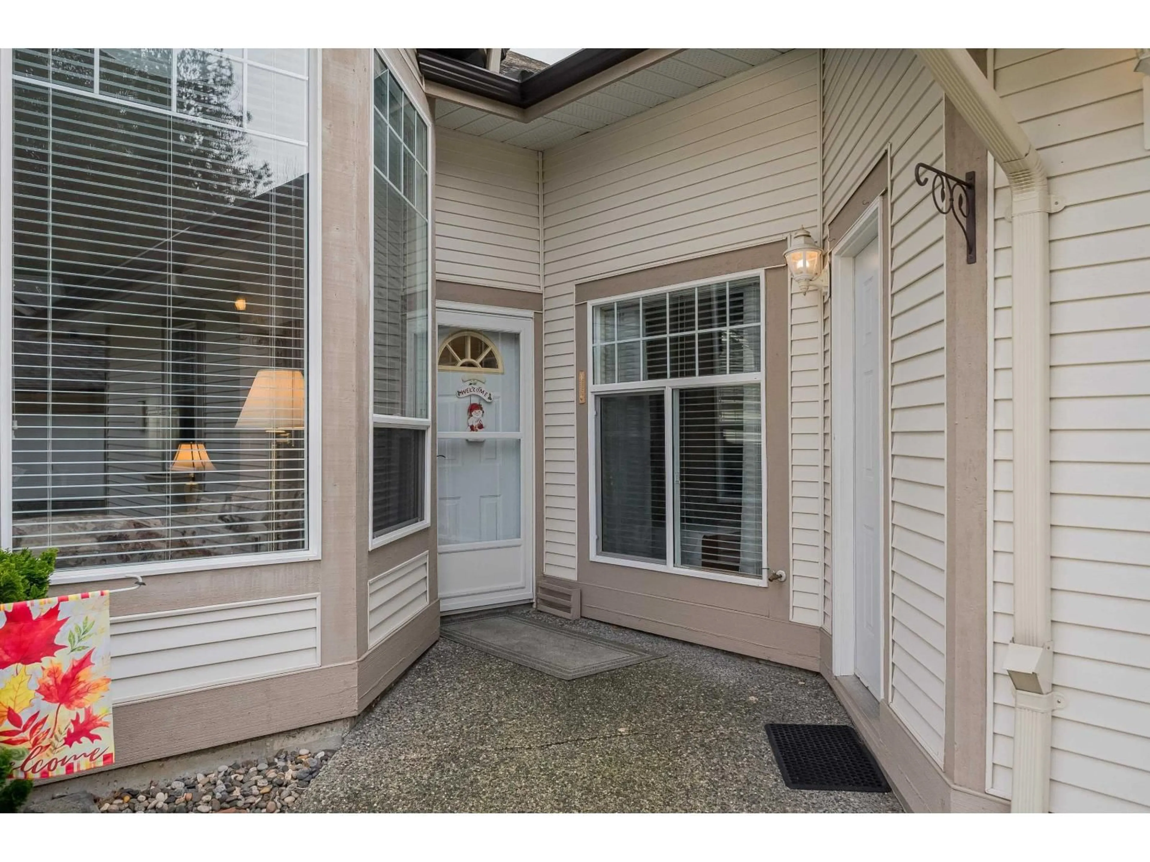 Indoor entryway for 7 - 9025 216 STREET, Langley British Columbia V1M2X6