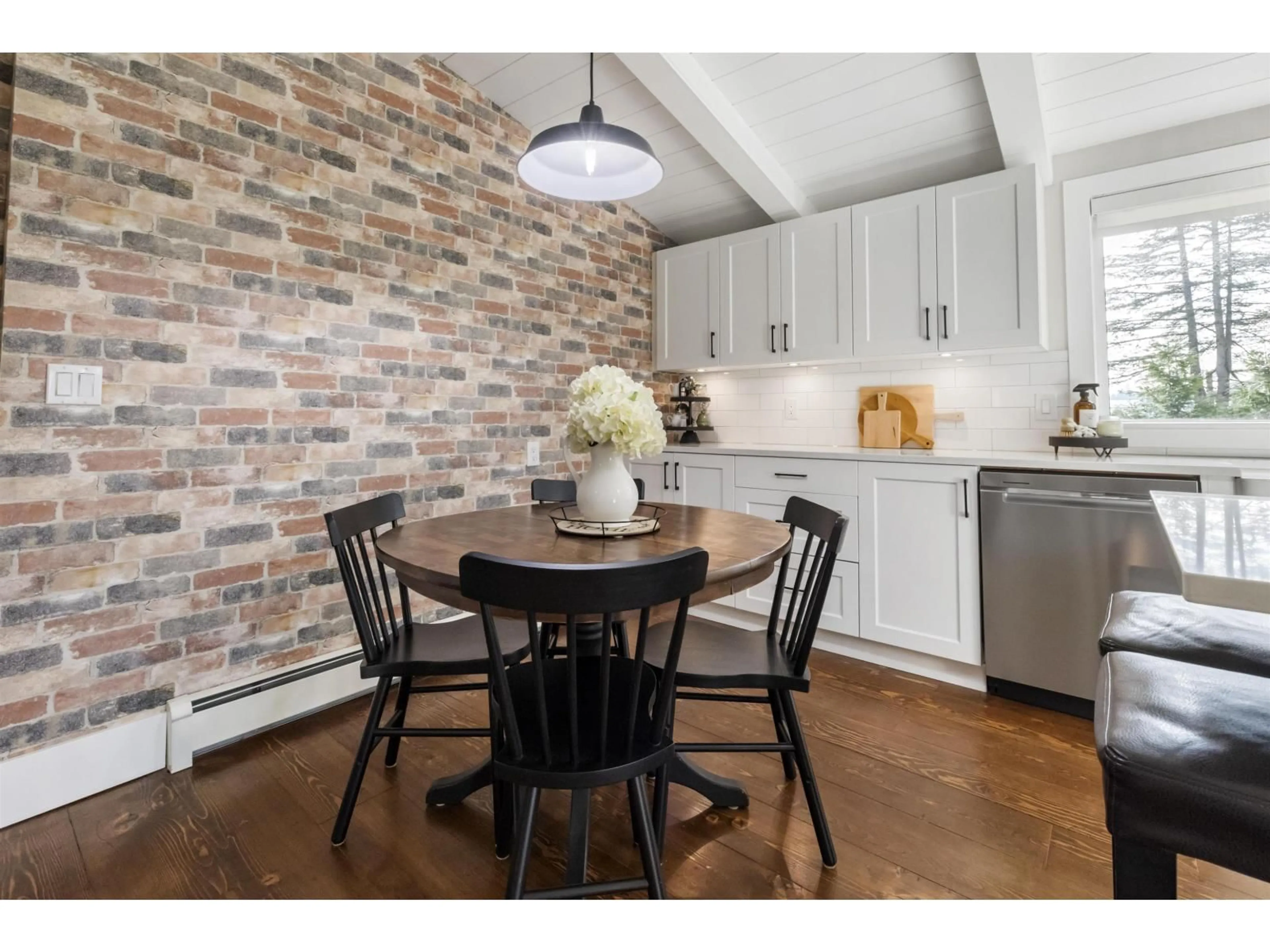 Open concept kitchen, unknown for 22285 64 AVENUE, Langley British Columbia V2Y2N8