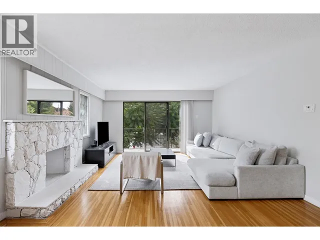 651 17TH AVENUE, Vancouver 3