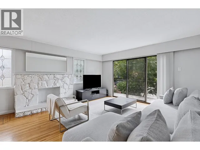 651 17TH AVENUE, Vancouver 5