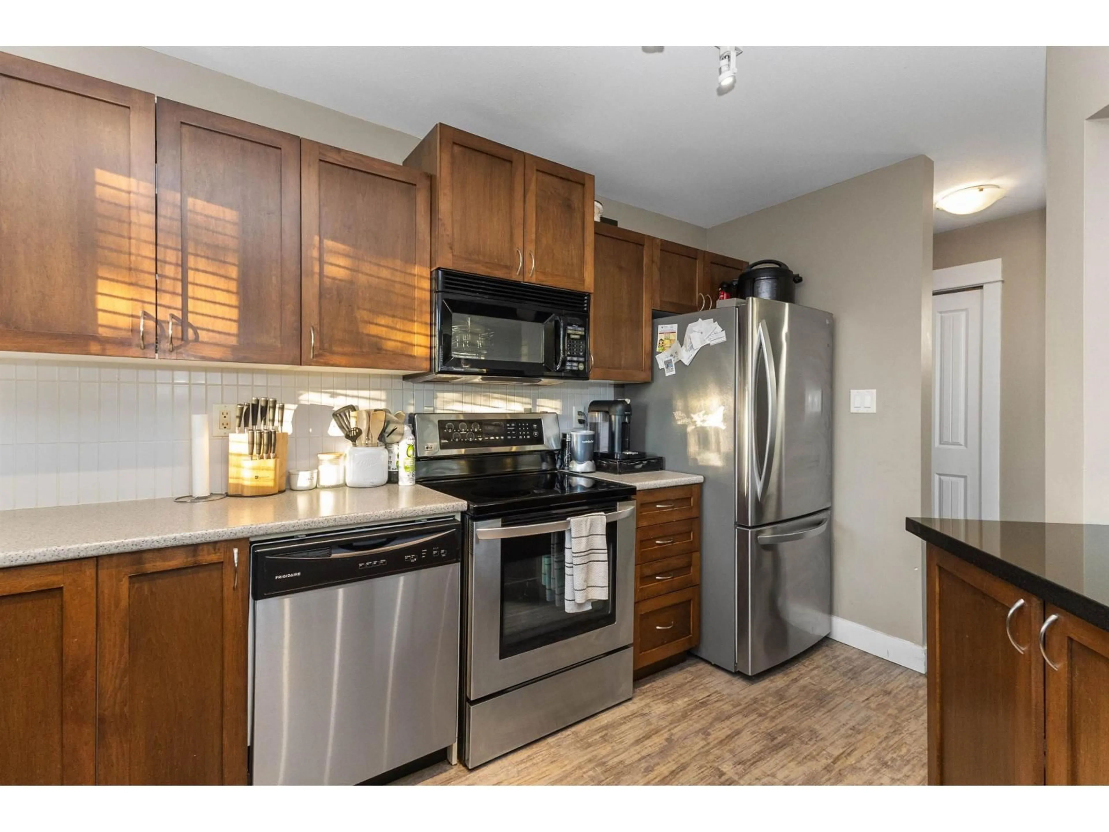 Standard kitchen, unknown for 315 - 32725 GEORGE FERGUSON WAY, Abbotsford British Columbia V2T5M5