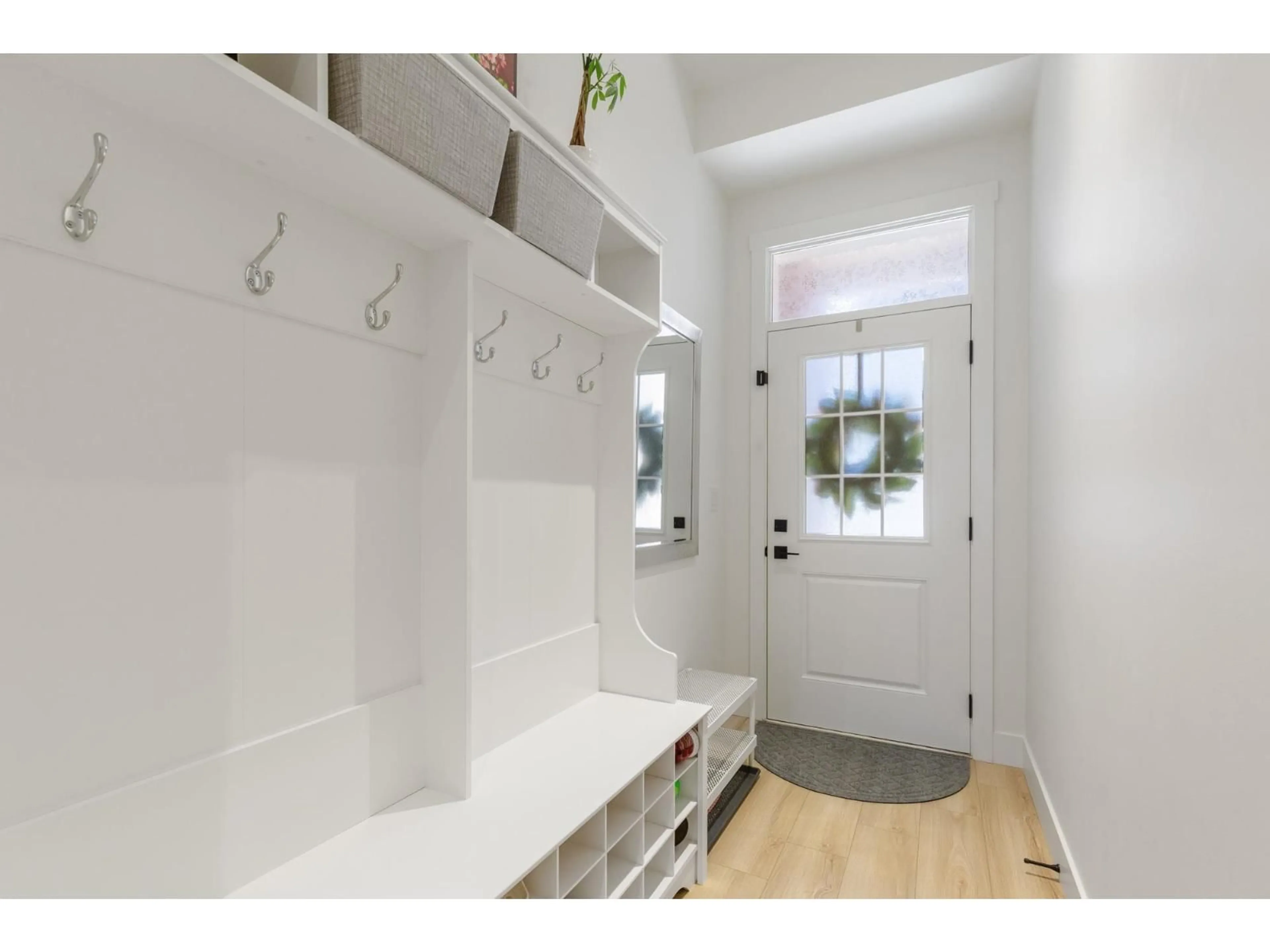 Indoor entryway for 10 - 7640 197 STREET, Langley British Columbia V2Y3W2