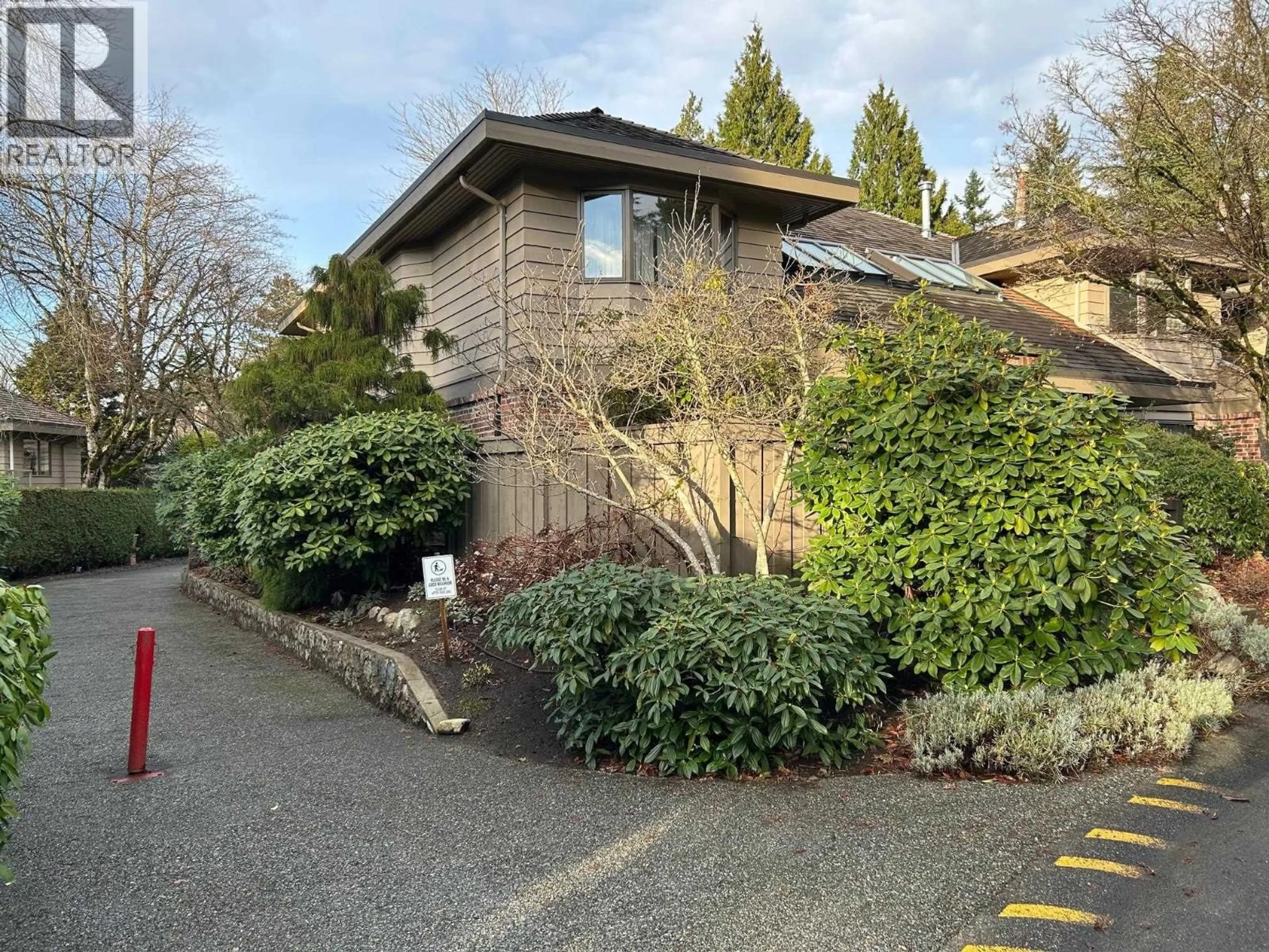 A pic from outside/outdoor area/front of a property/back of a property/a pic from drone, street for 22 - 4900 CARTIER STREET, Vancouver British Columbia V6M4H2
