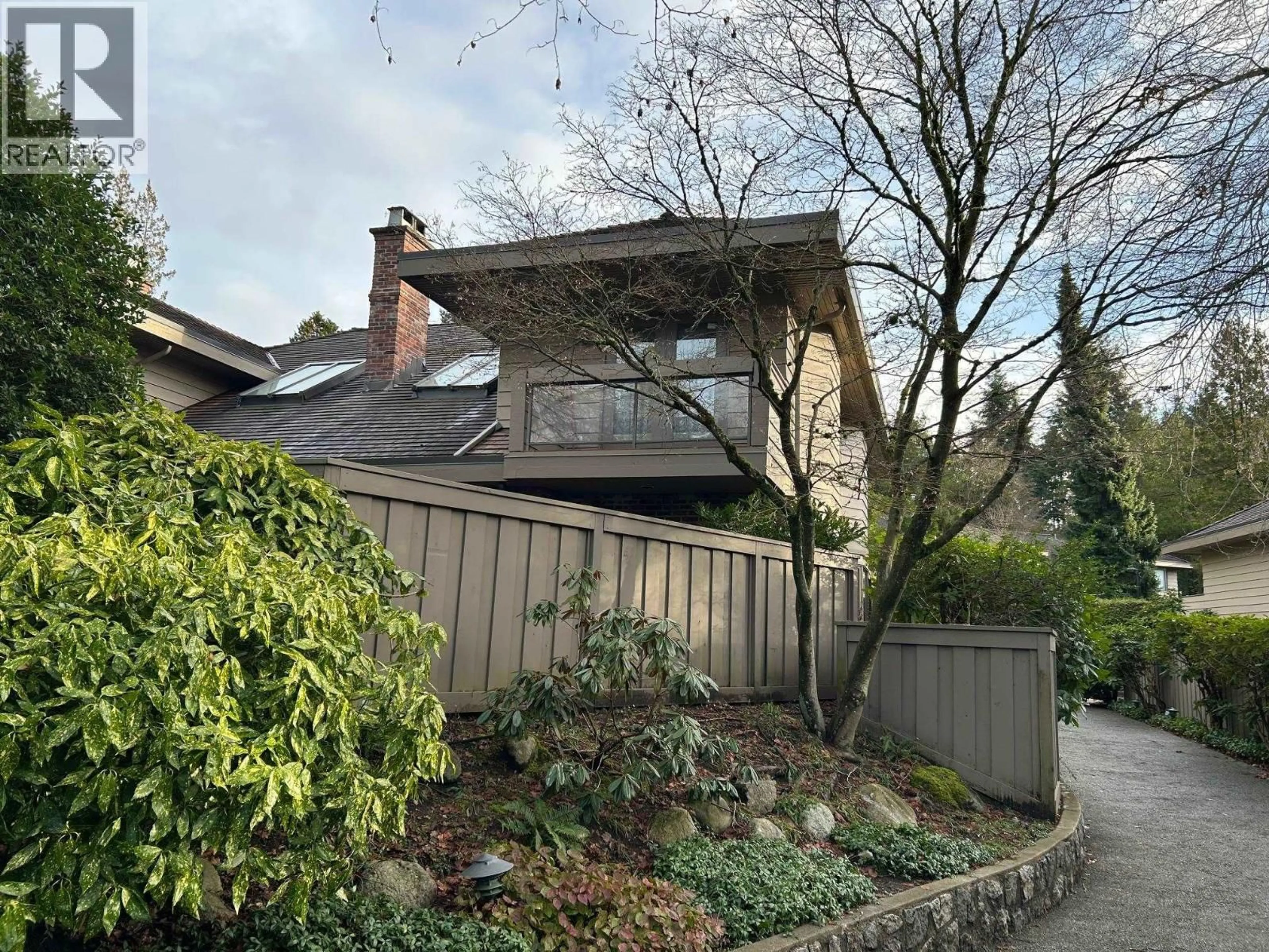 A pic from outside/outdoor area/front of a property/back of a property/a pic from drone, street for 22 - 4900 CARTIER STREET, Vancouver British Columbia V6M4H2