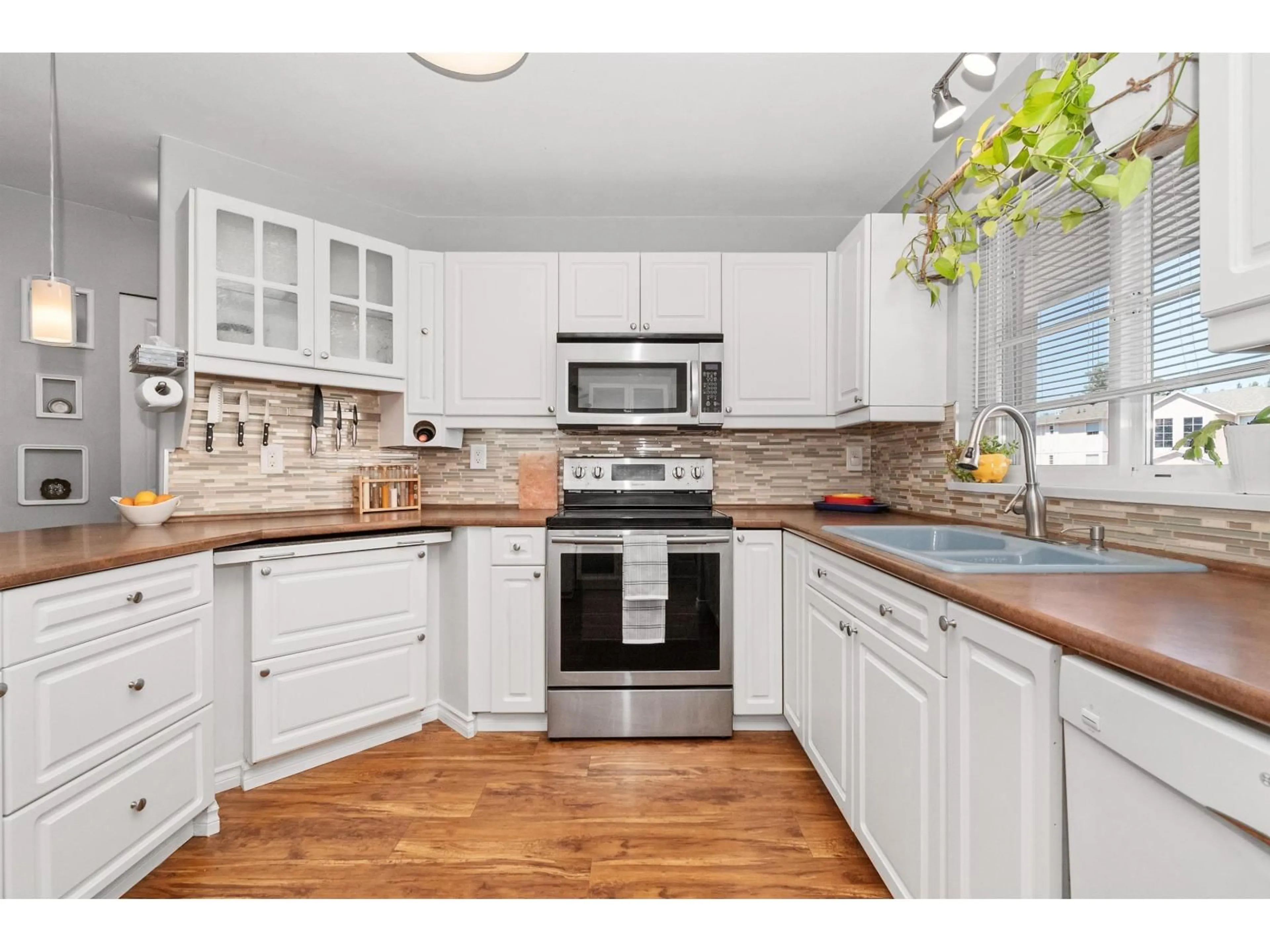 Open concept kitchen, unknown for 18 - 5915 VEDDER ROAD, Chilliwack British Columbia V2R1C3