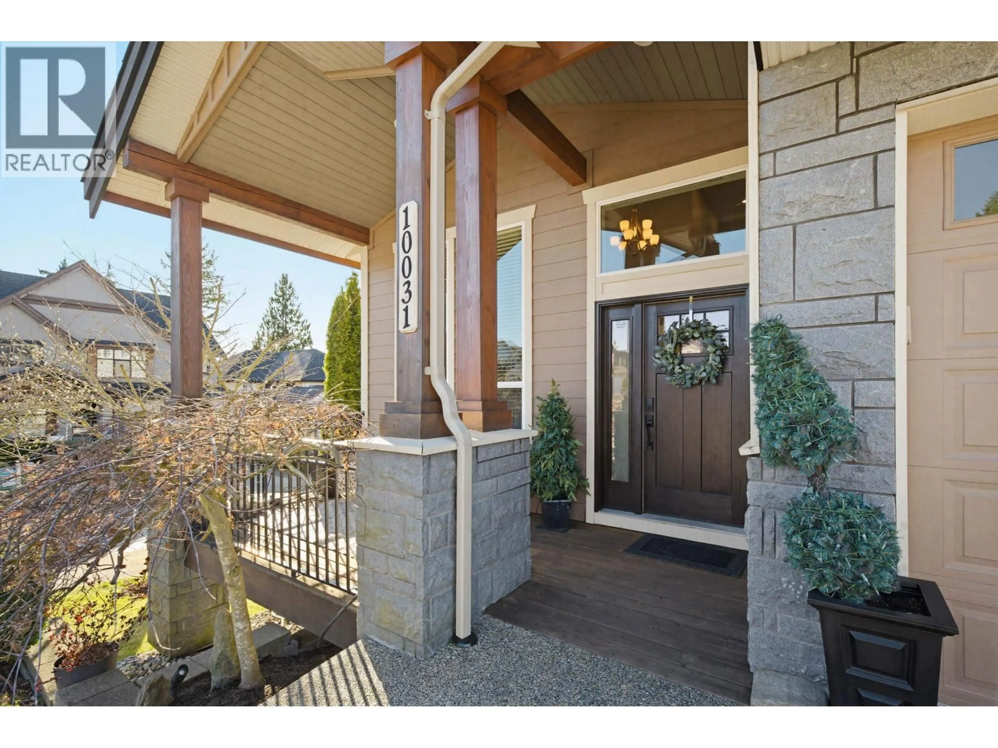 Indoor entryway for 10031 247B STREET, Maple Ridge British Columbia V2W0H1