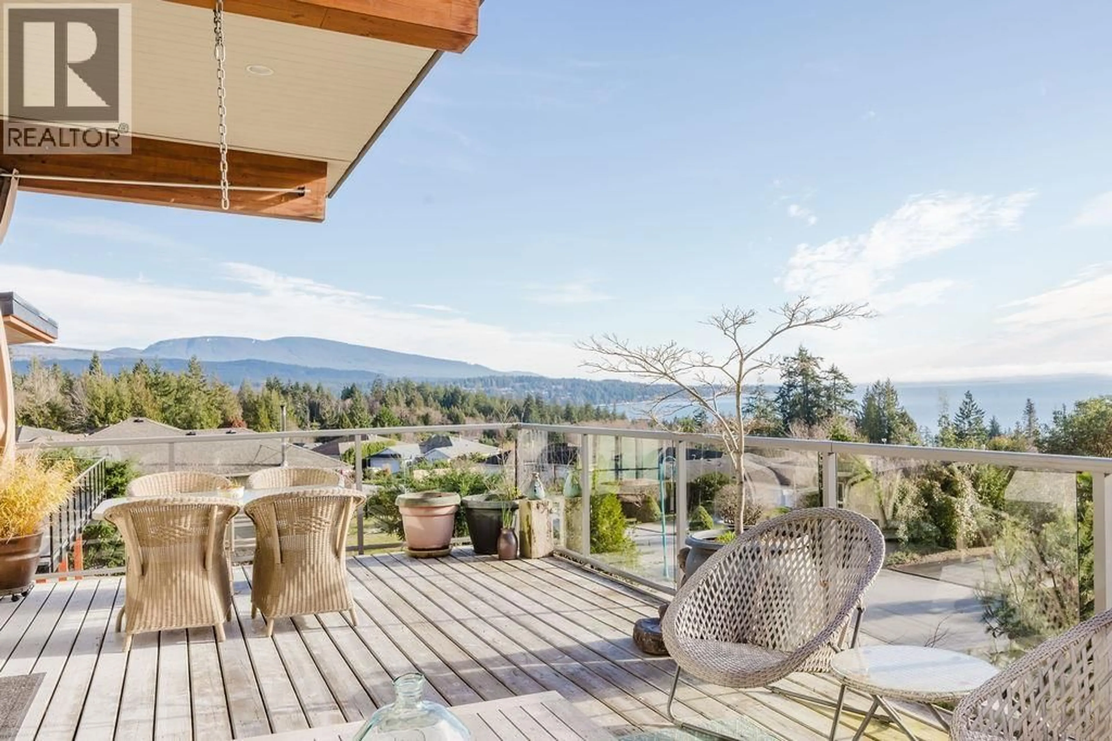 Patio, mountain view for 6260 SUNRISE BOULEVARD, Sechelt British Columbia V7Z0R5