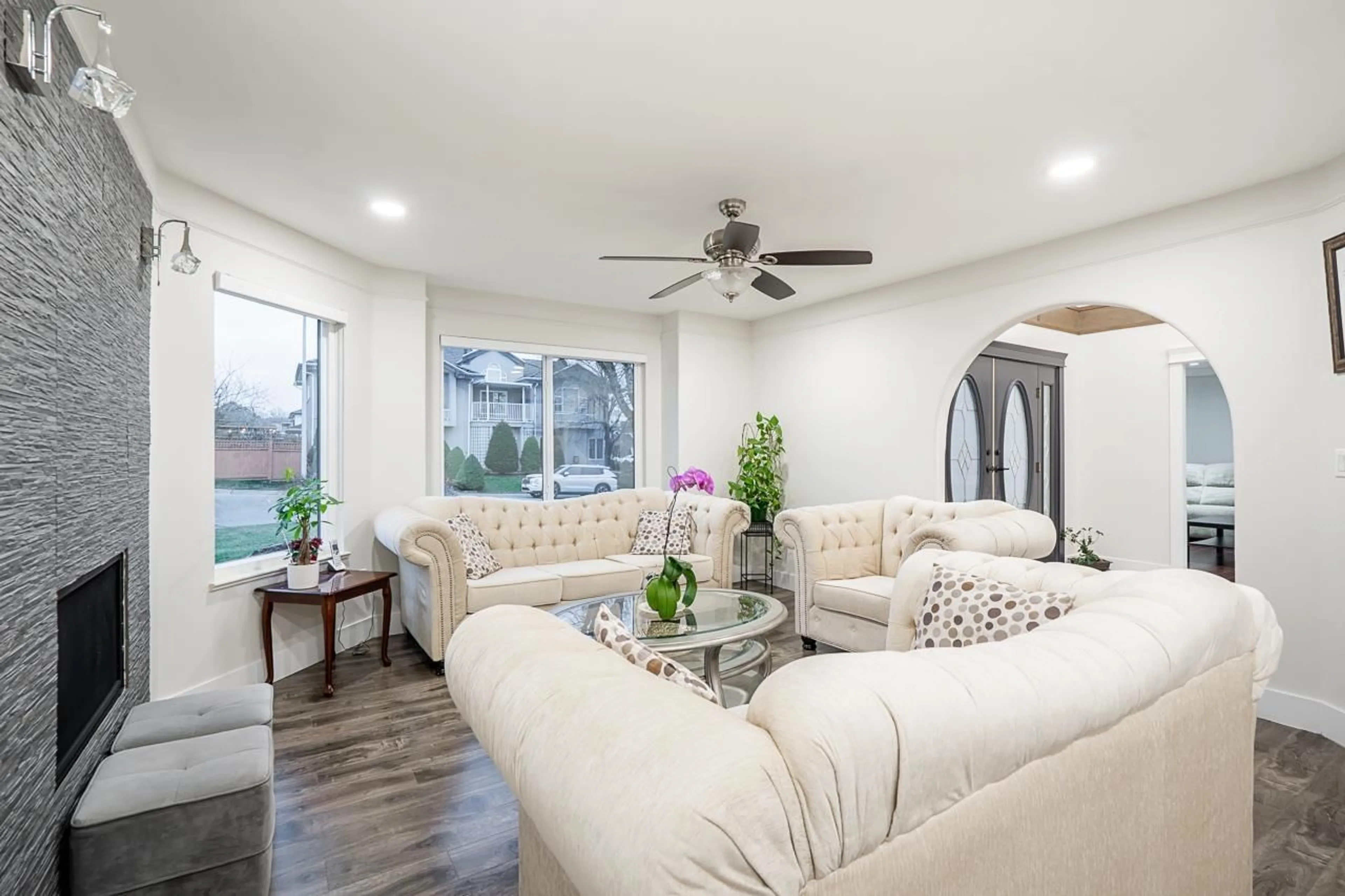 Living room with furniture, unknown for 8375 151 STREET, Surrey British Columbia V3S8H9