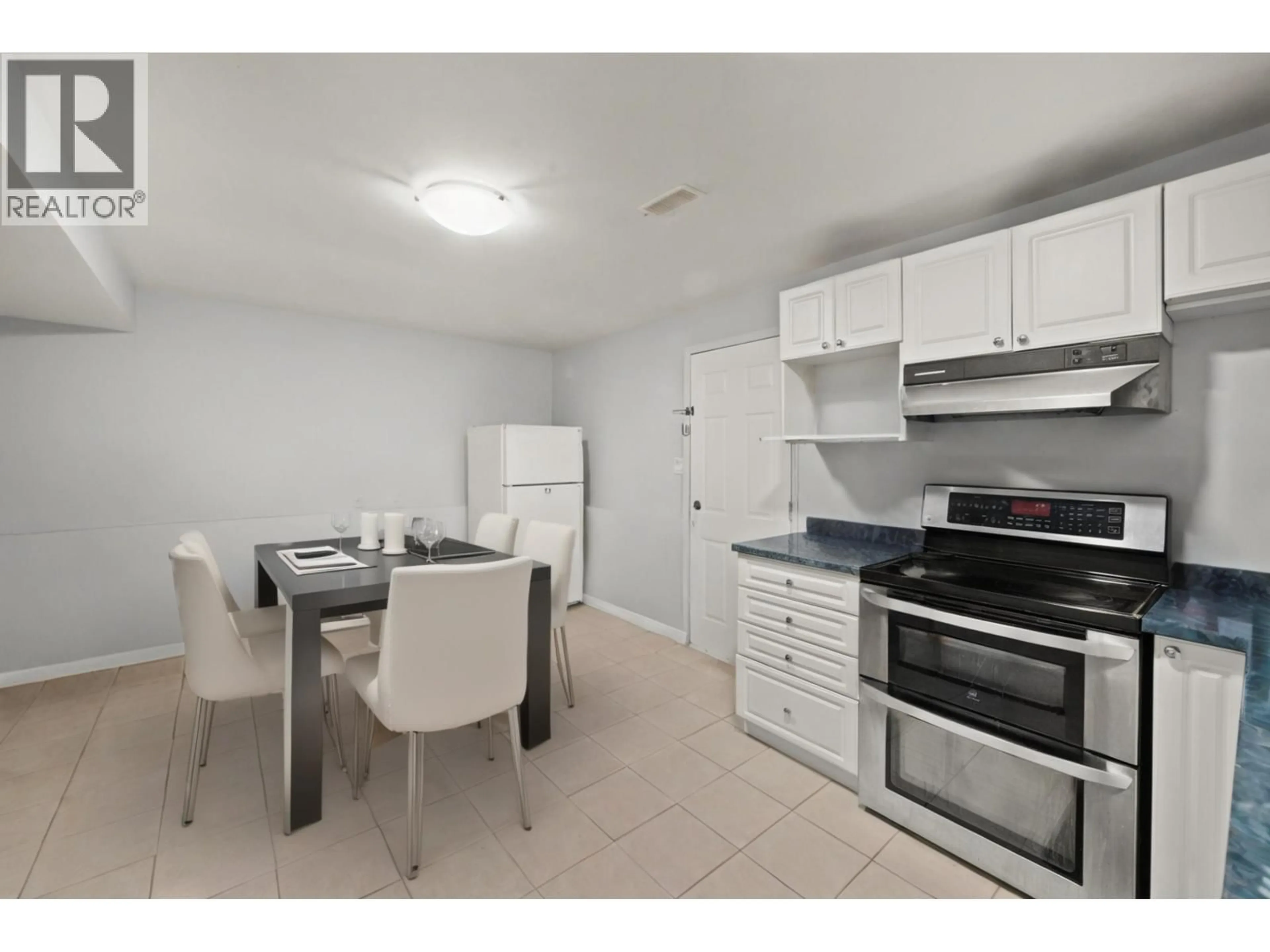 Standard kitchen, unknown for 3949 SEFTON STREET, Port Coquitlam British Columbia V3B3S2