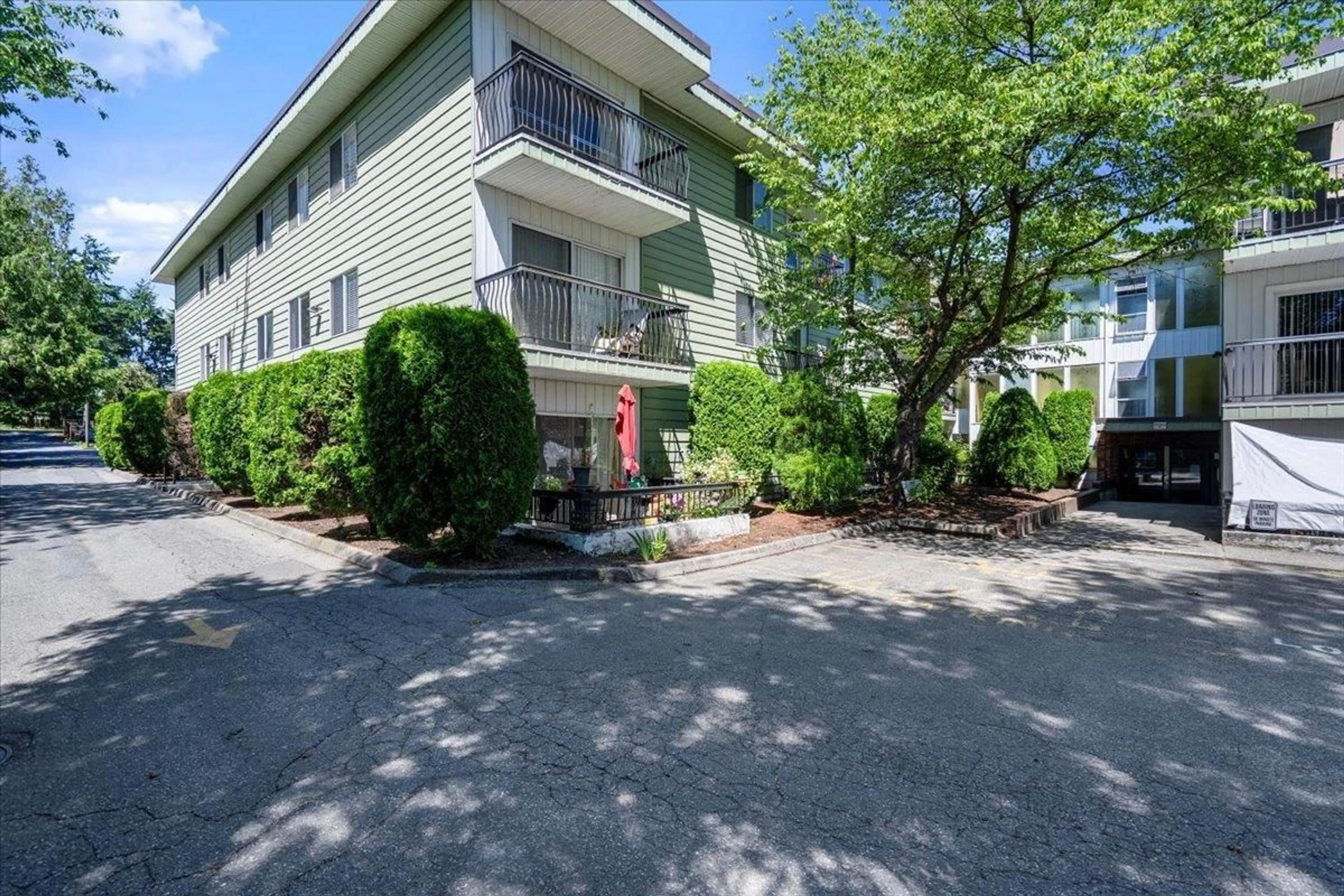 Patio, street for 168C - 8635 120 STREET, Delta British Columbia V4C6R5