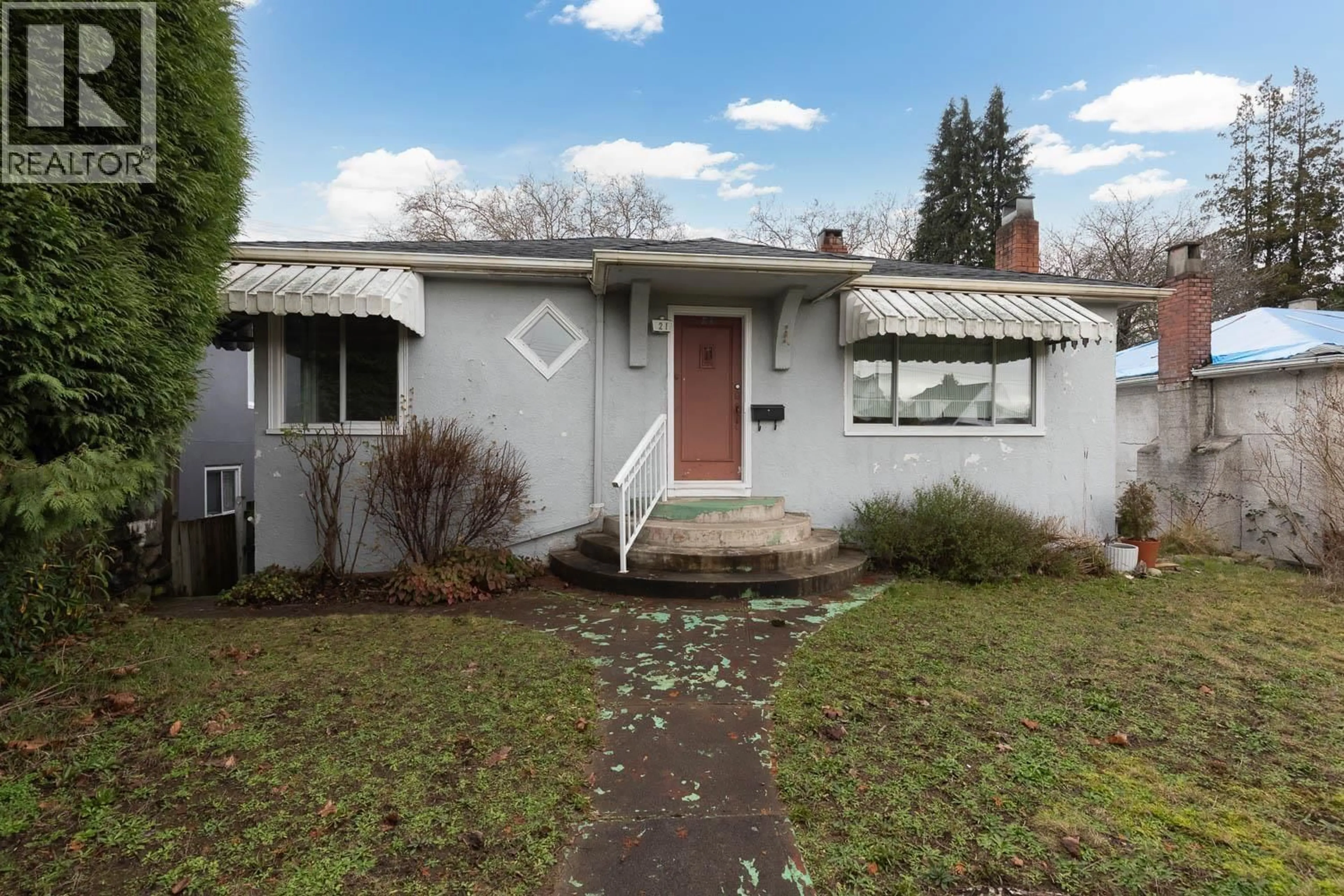 Home with vinyl exterior material, street for 21 41ST AVENUE, Vancouver British Columbia V5W1N4