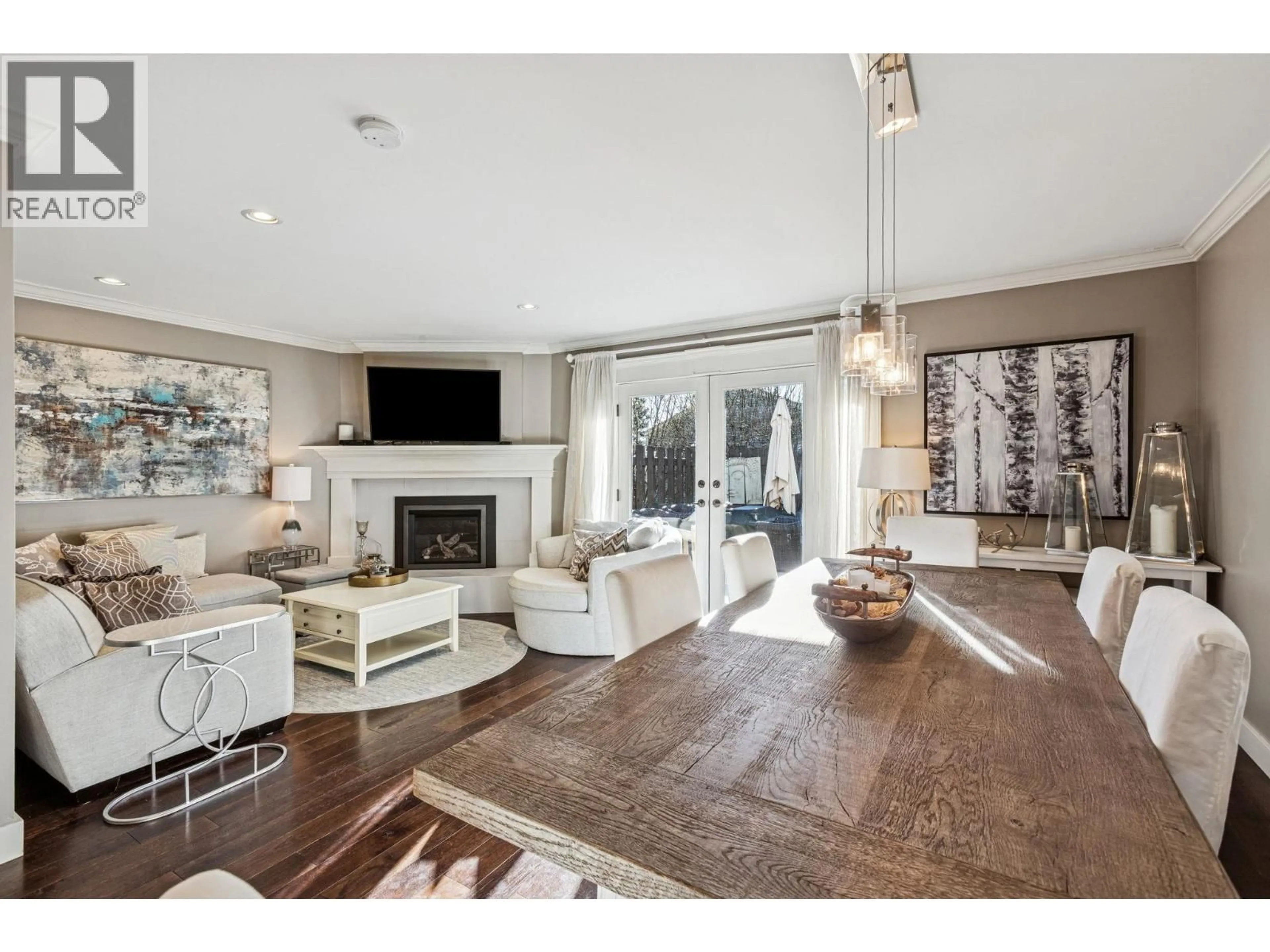 Living room with furniture, unknown for 4687 HOSKINS ROAD, North Vancouver British Columbia V7K2R3