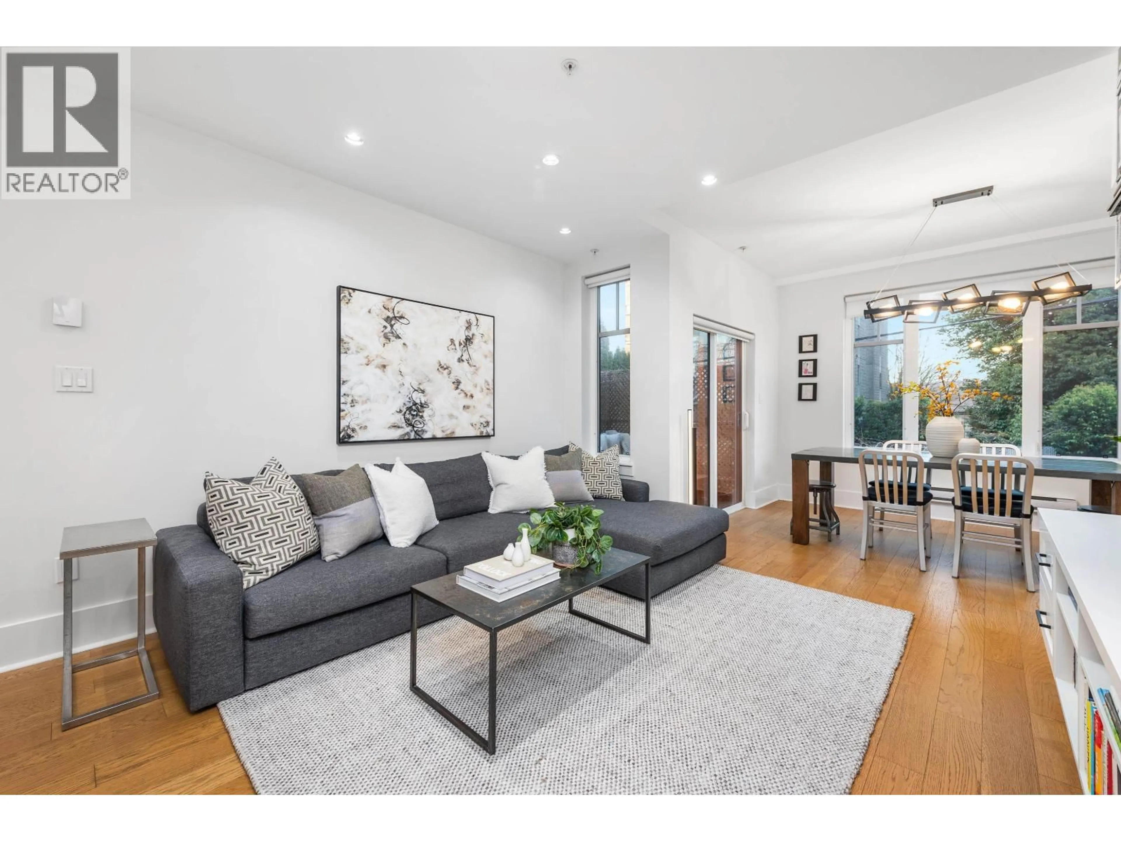 Living room with furniture, unknown for 323 7TH AVENUE, Vancouver British Columbia V5T1M9