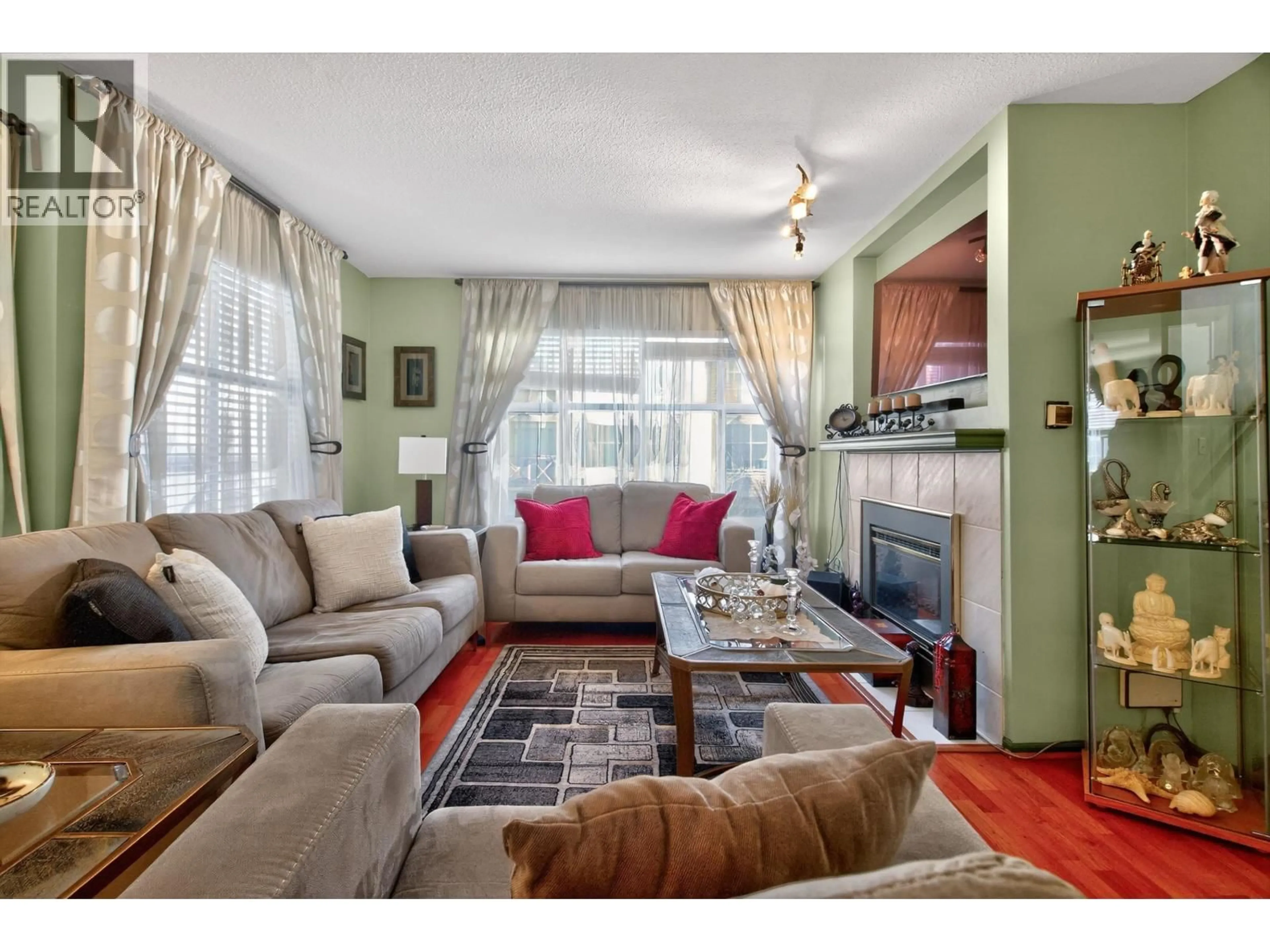 Living room with furniture, unknown for 35 - 2450 HAWTHORNE AVENUE, Port Coquitlam British Columbia V3C6B3