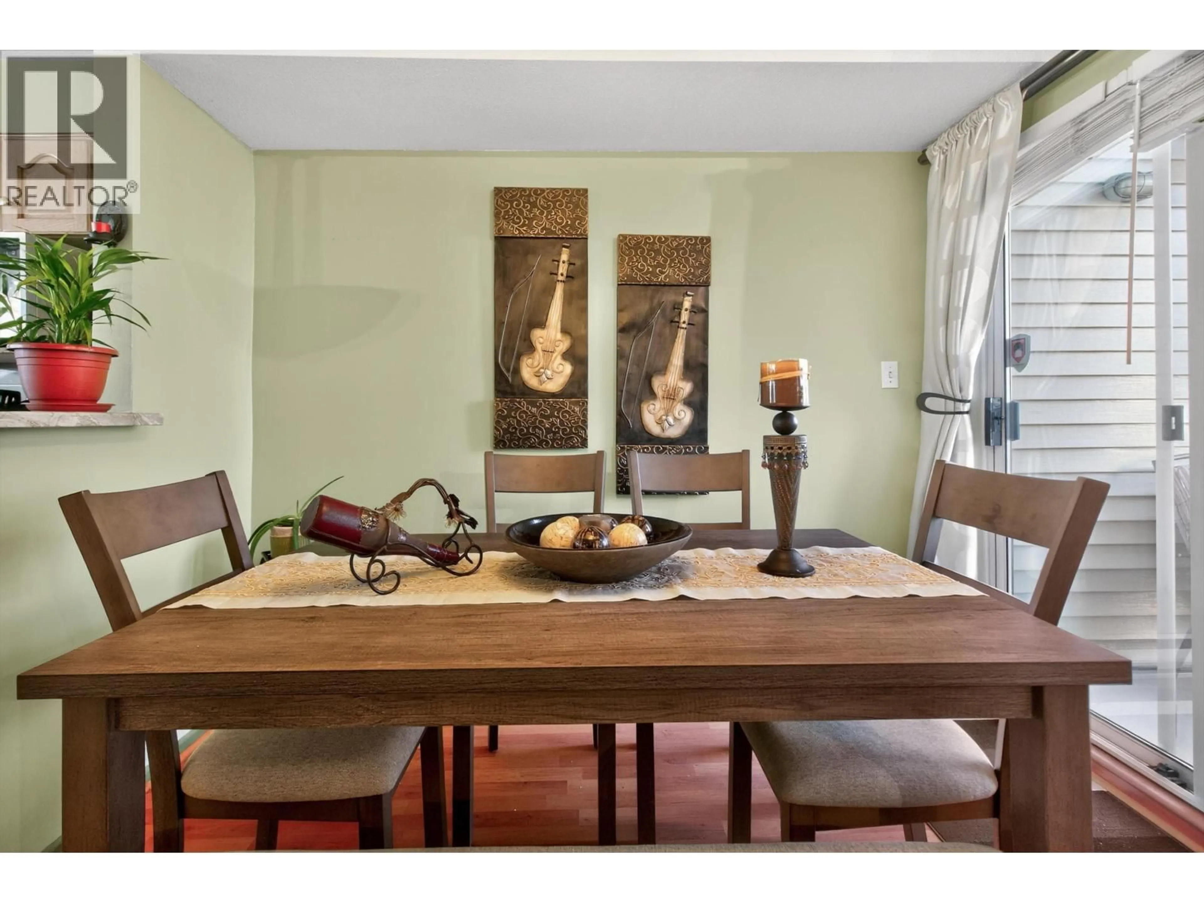 Dining room, wood/laminate floor for 35 - 2450 HAWTHORNE AVENUE, Port Coquitlam British Columbia V3C6B3