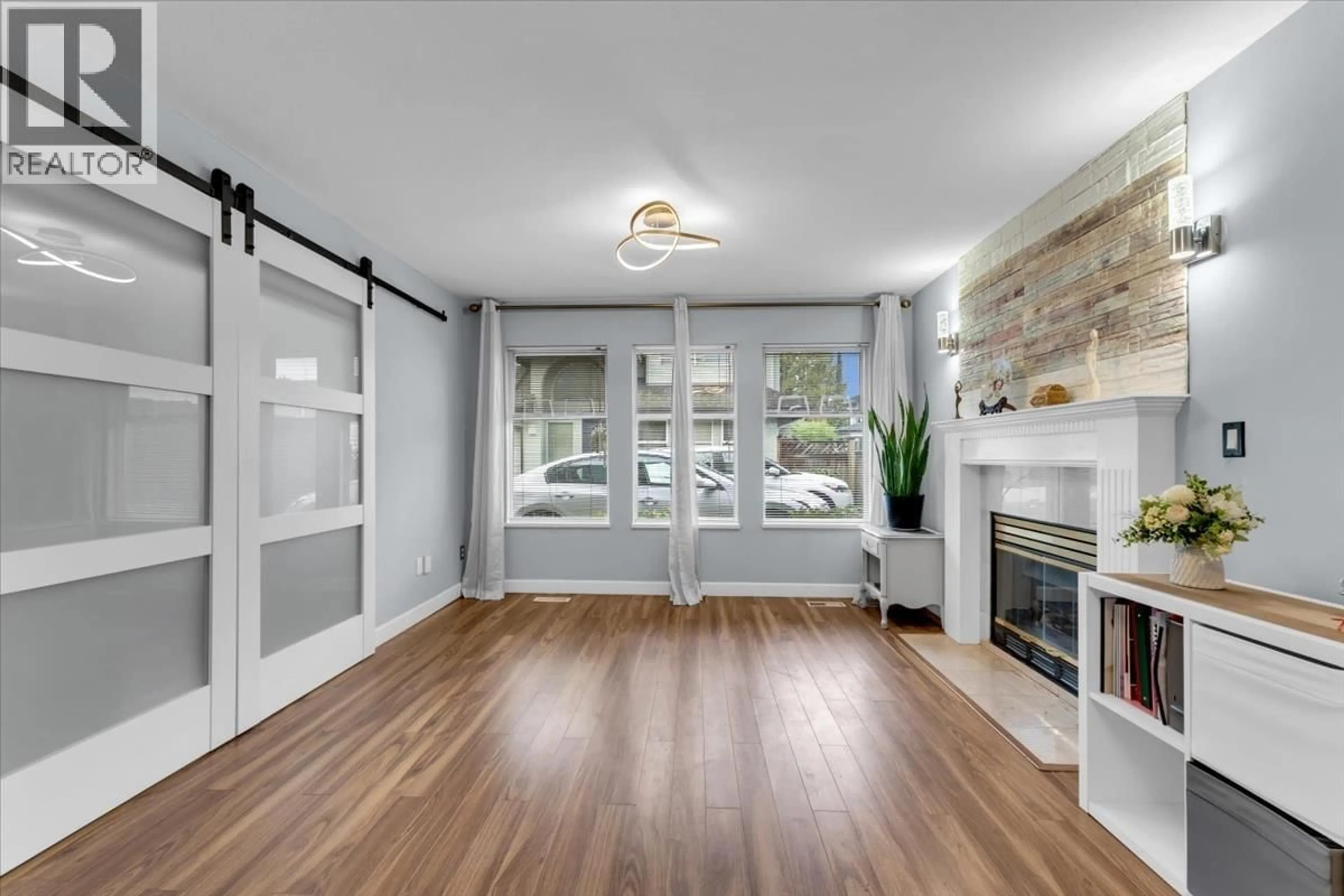 Indoor entryway for 3 - 6675 NO. 2 ROAD, Richmond British Columbia V7C3L5