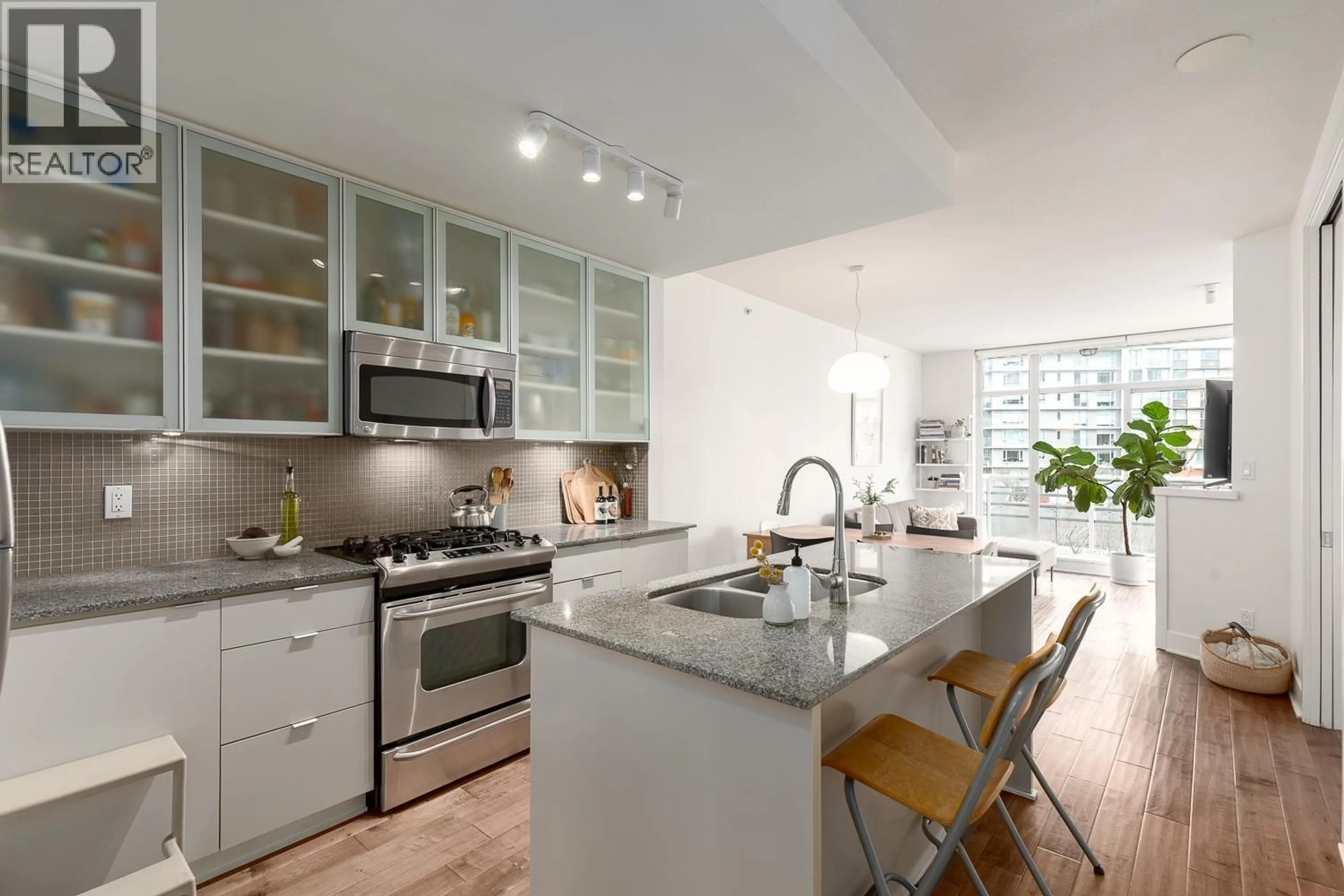 Contemporary kitchen, ceramic/tile floor for 412 - 298 11TH AVENUE, Vancouver British Columbia V5T2C3
