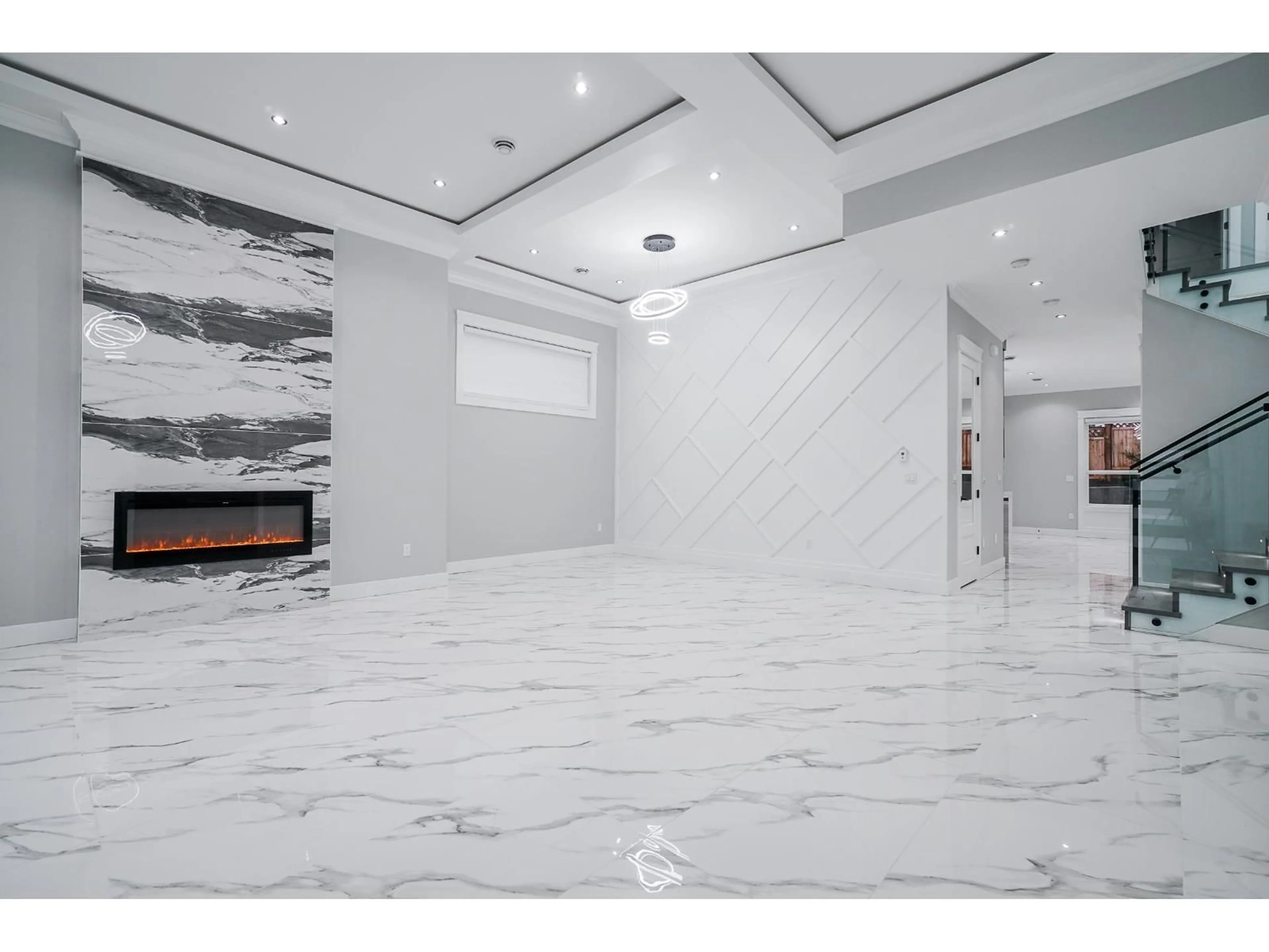 Lobby for 14220 114 AVENUE, Surrey British Columbia V3R1P2