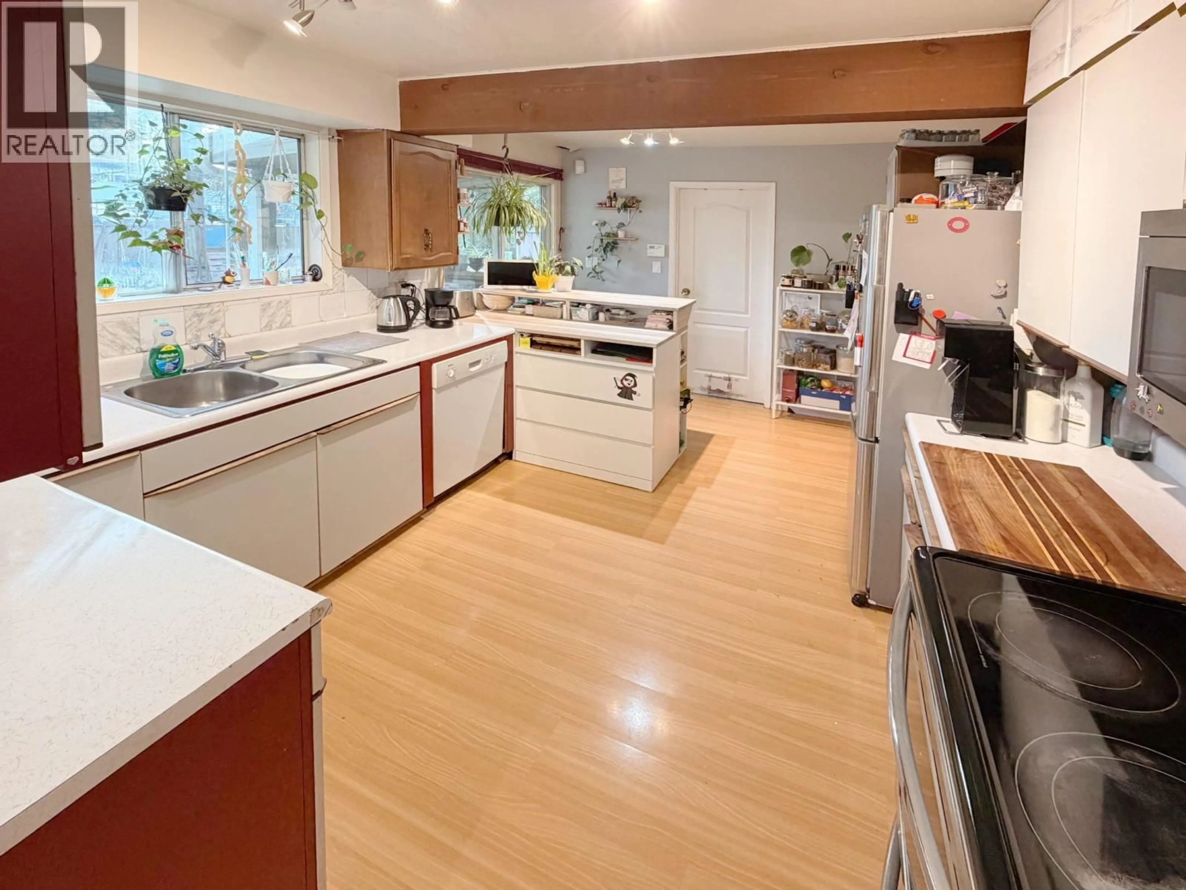 Open concept kitchen, unknown for 760 COVINA COURT, Coquitlam British Columbia V3J4J9