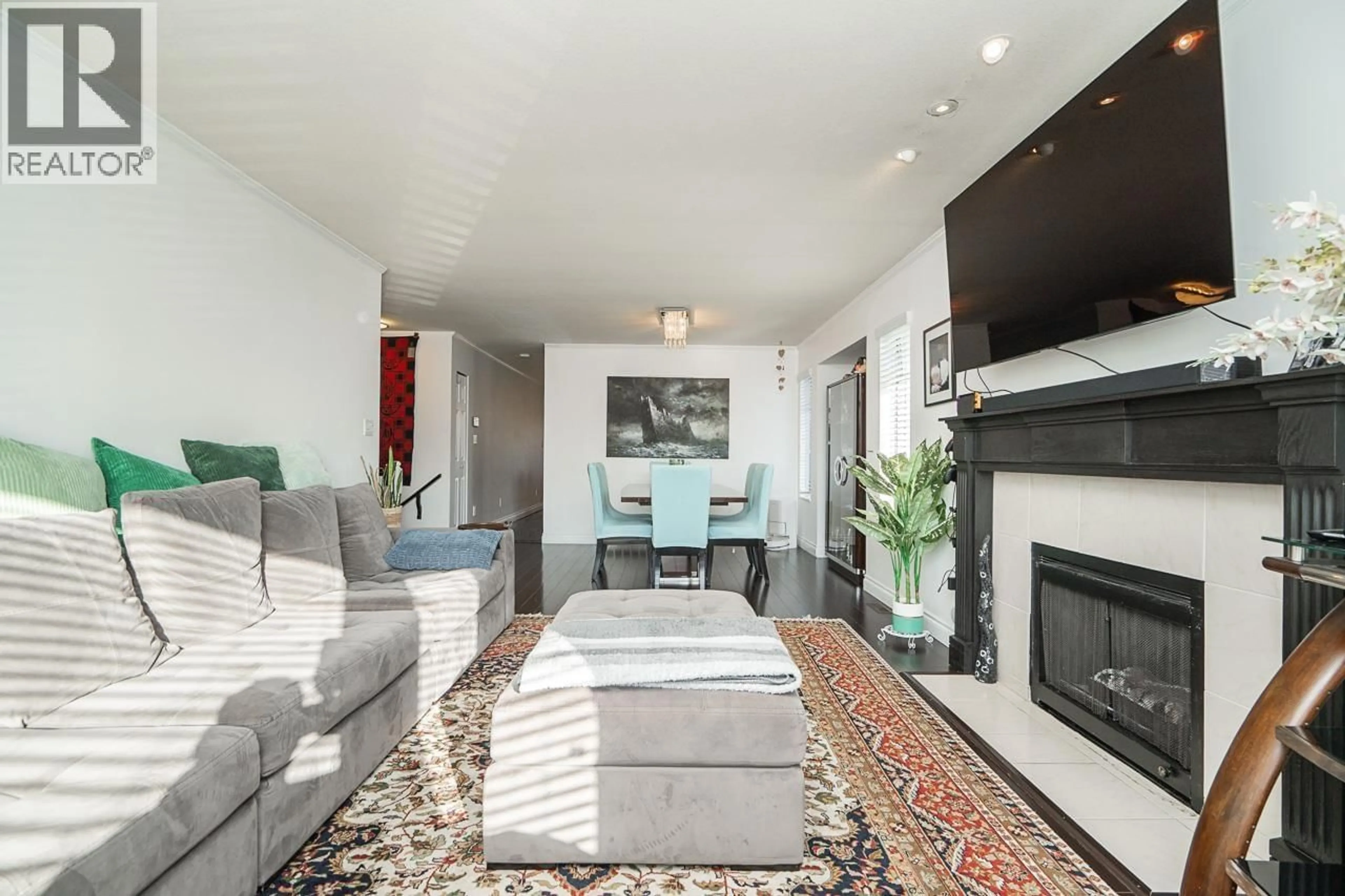 Living room with furniture, unknown for 619 SWANSON PLACE, Port Coquitlam British Columbia V3B7M2