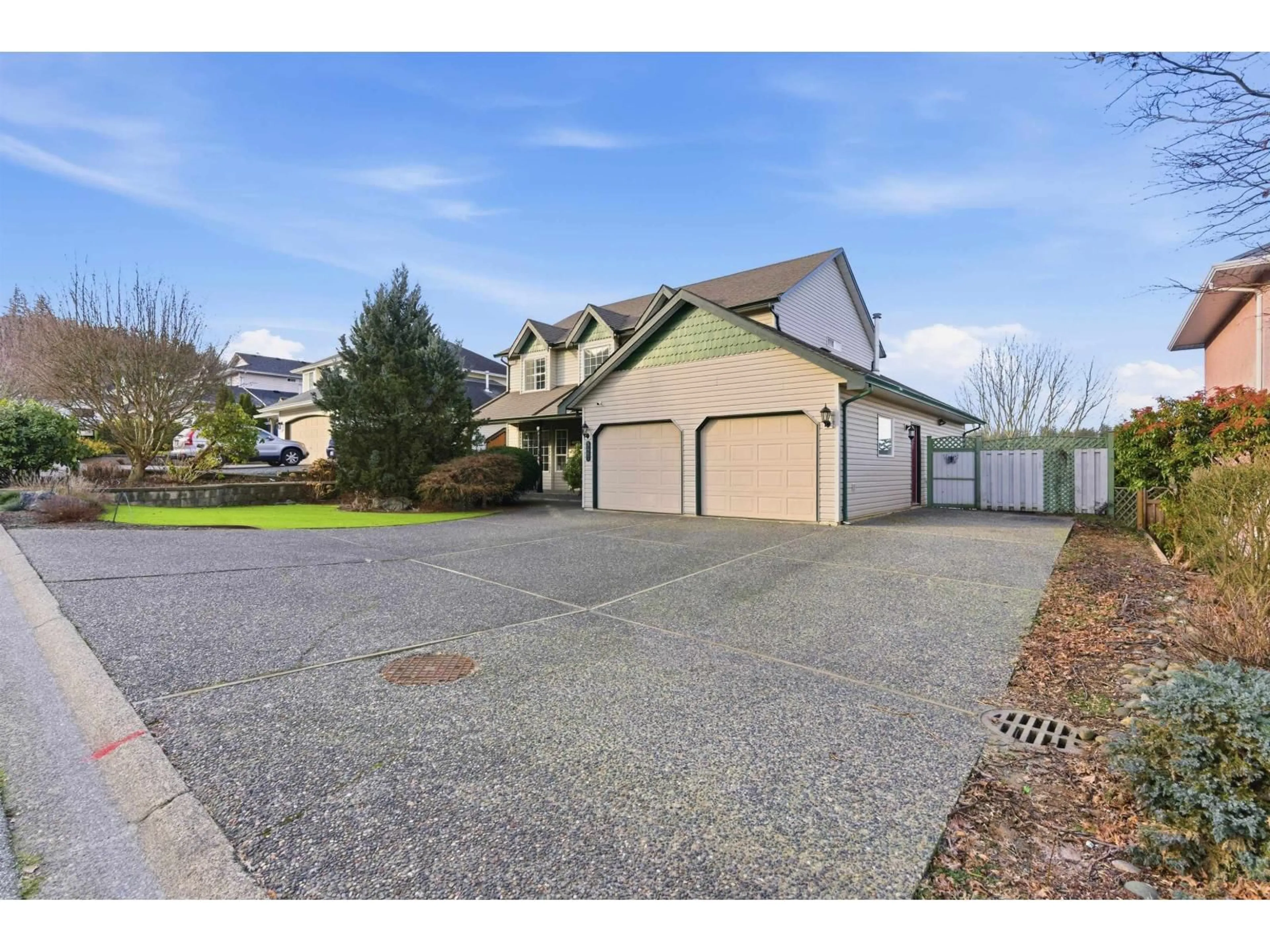 A pic from outside/outdoor area/front of a property/back of a property/a pic from drone, street for 5467 DELLVIEW STREET, Chilliwack British Columbia V2R3W2