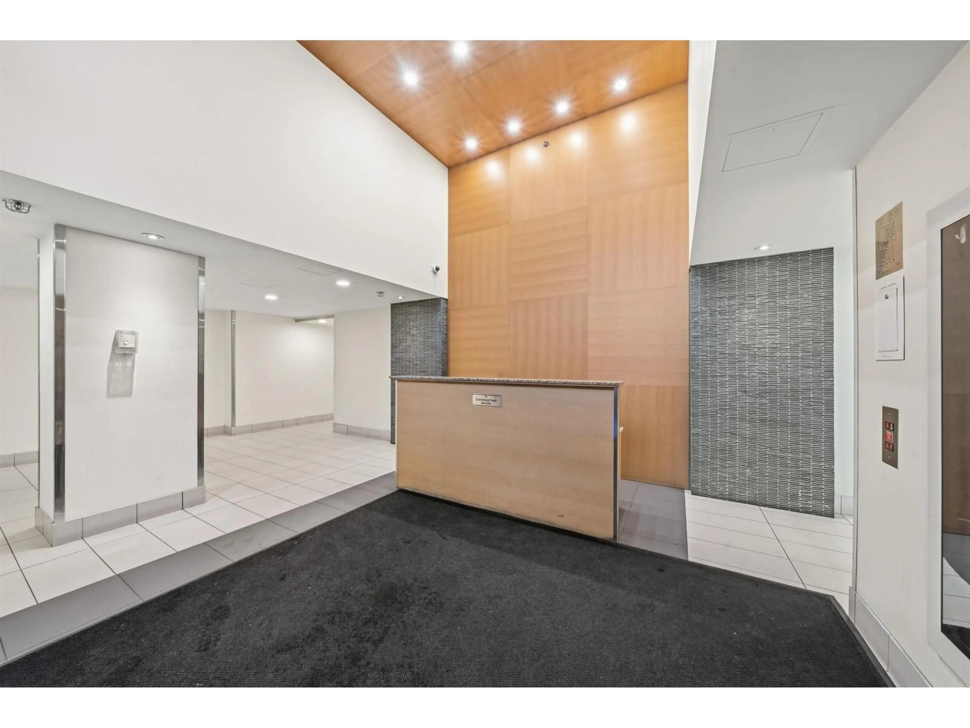 Indoor foyer for 1102 - 13380 108 AVENUE, Surrey British Columbia V3T0E7