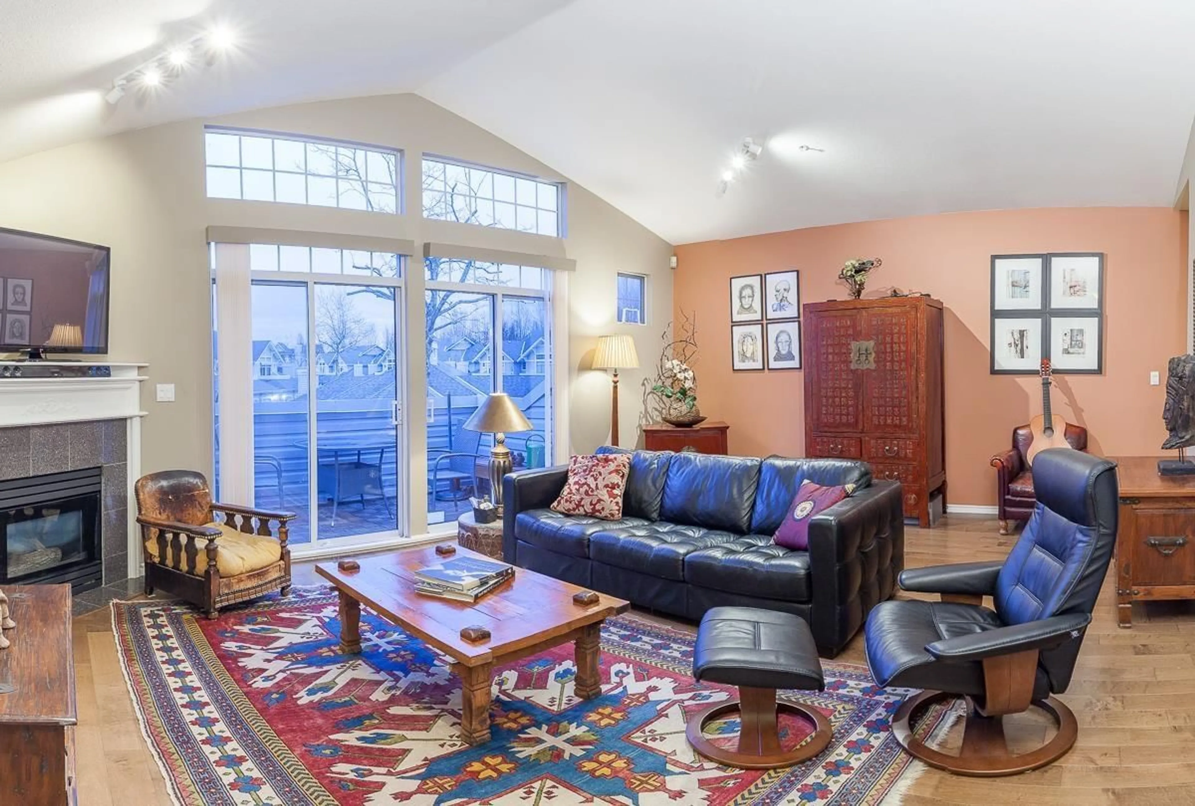 Living room with furniture, unknown for 6 - 5708 208 STREET, Langley British Columbia V3A8L4