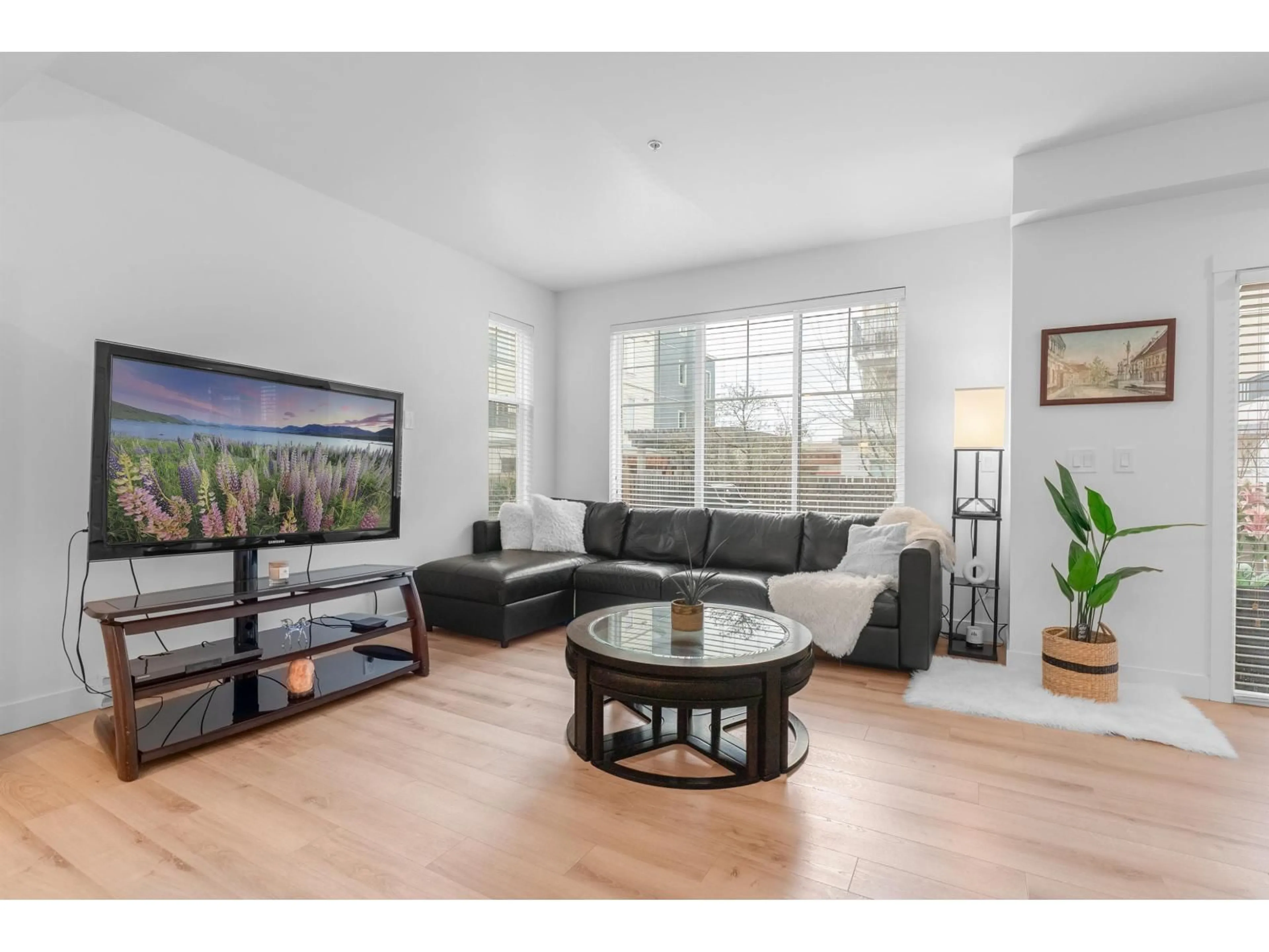 Living room with furniture, unknown for 83 - 20487 65 AVENUE, Langley British Columbia V2Y3K8