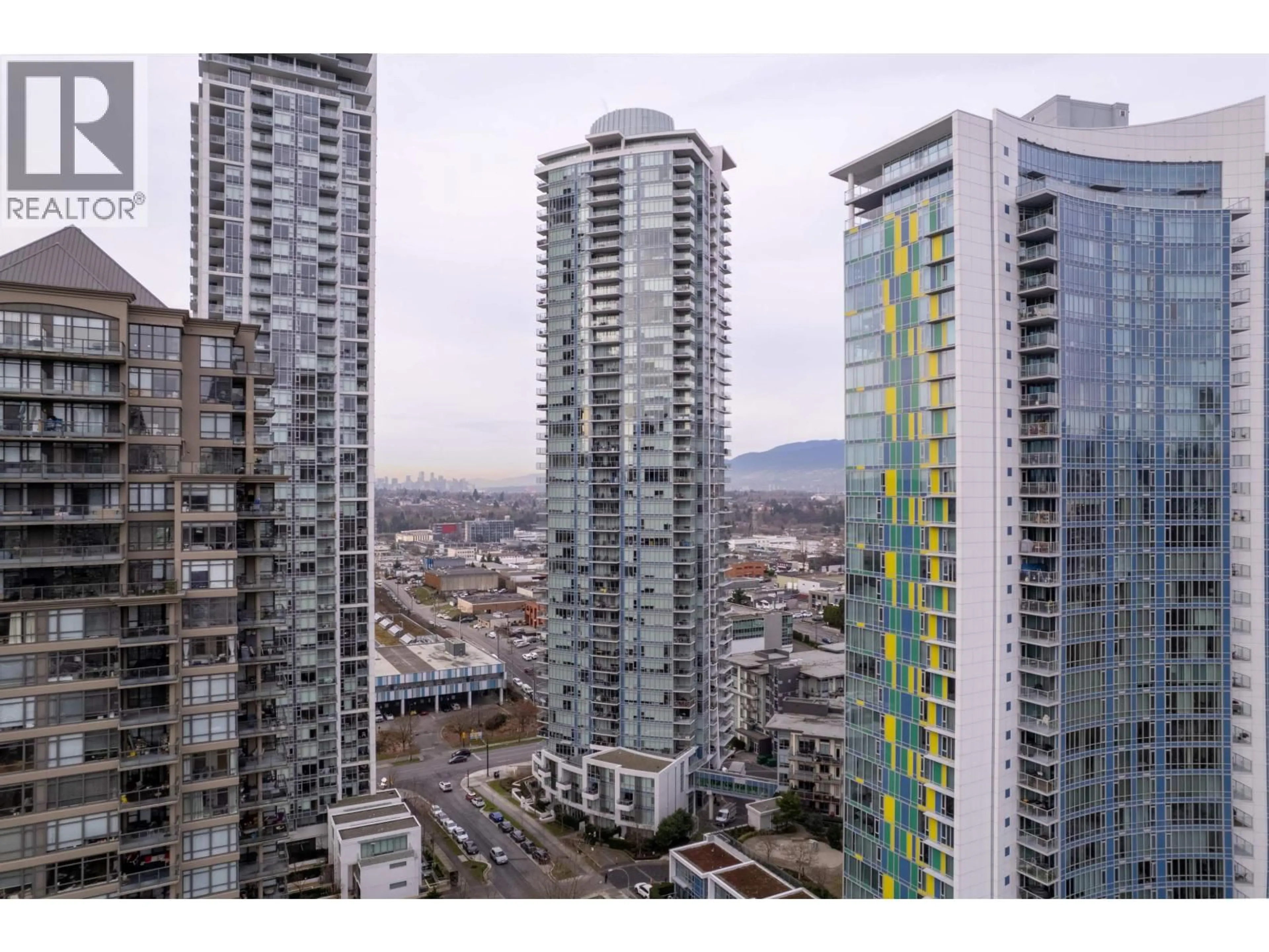 A pic from outside/outdoor area/front of a property/back of a property/a pic from drone, city buildings view from balcony for 2603 - 1788 GILMORE AVENUE, Burnaby British Columbia V5C0L5